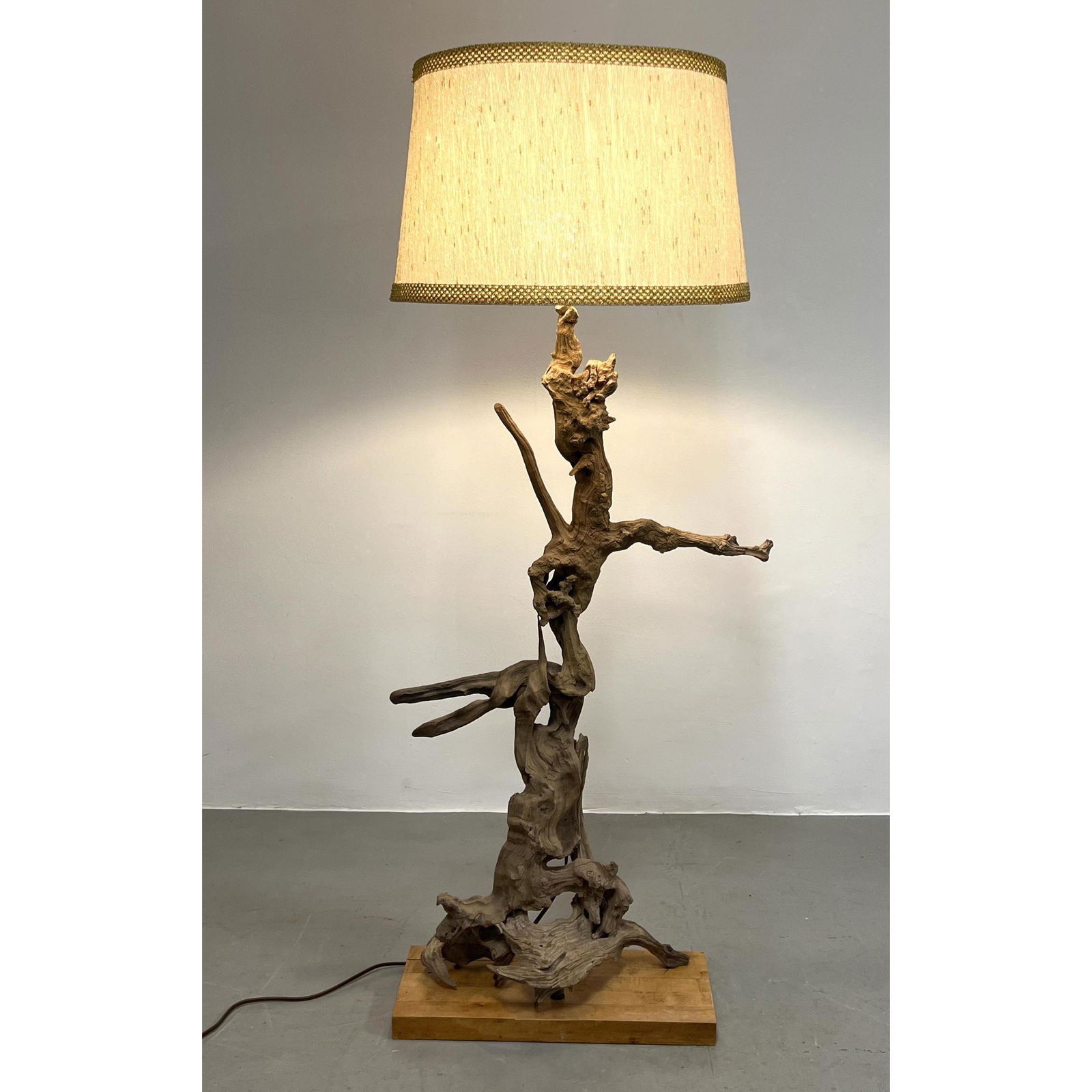 Organic Natural Driftwood Floor Lamp. Wood plank base. (1 of 11)