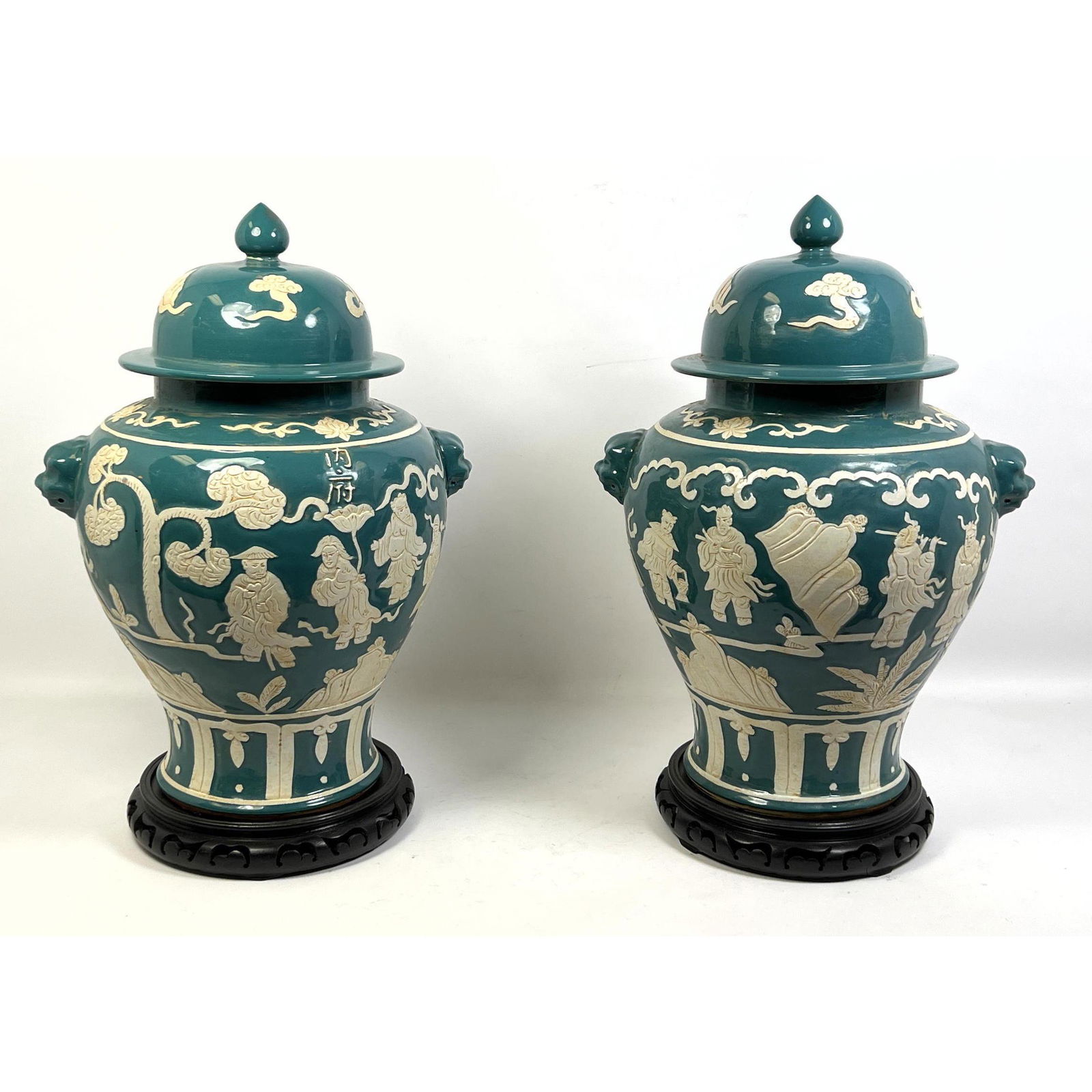 Pr Two Tone Glazed Asian Ginger Jars. Ebonized wood bases. (1 of 11)