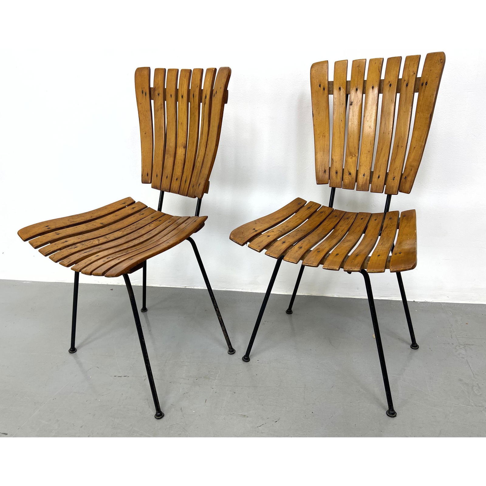 PR ARTHUR UMANOFF Wood Slat Dining Chairs. Hairpin Iron Frame and Legs. (1 of 7)