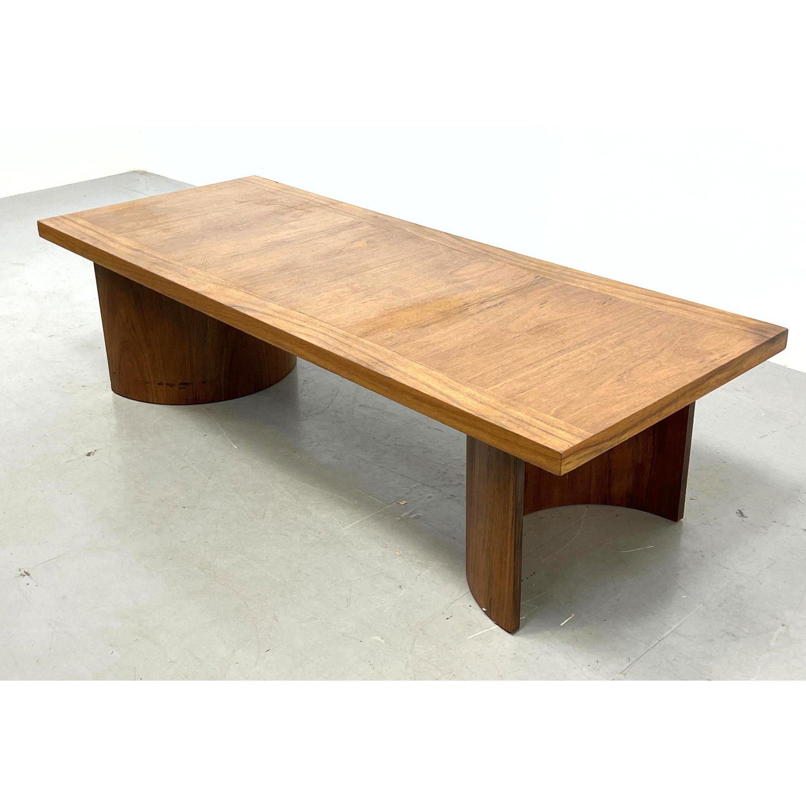 Kroehler 1972 American Modern Coffee Table. Semi Circle Form