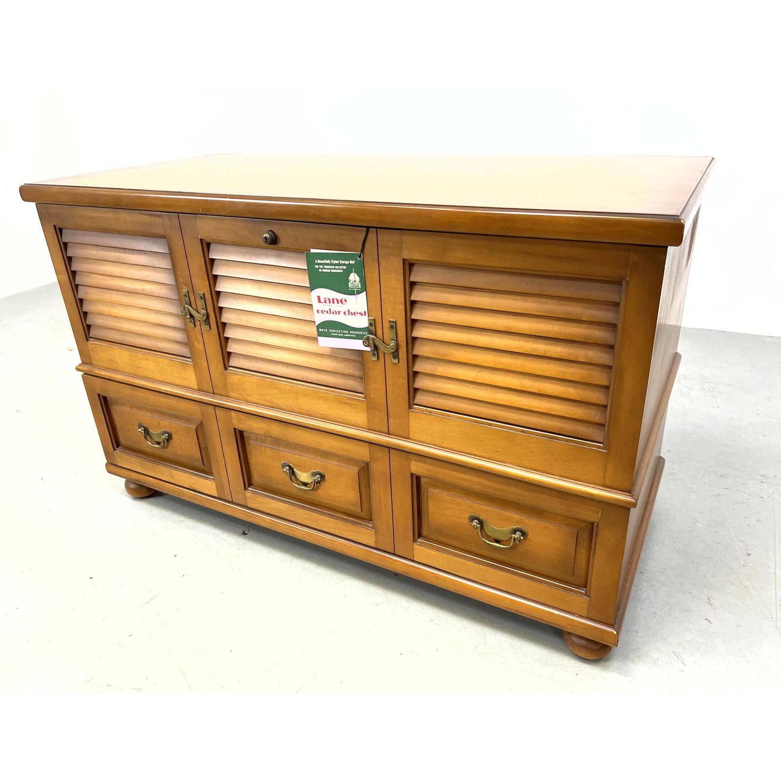 LANE Cedar Chest. Louver Shutter style facade. Lane hang tag: LANE Cedar Chest. Louver Shutter style facade. Lane hang tag Dimensions: H: 26 inches: W: 41 inches: D: 19 inches ---