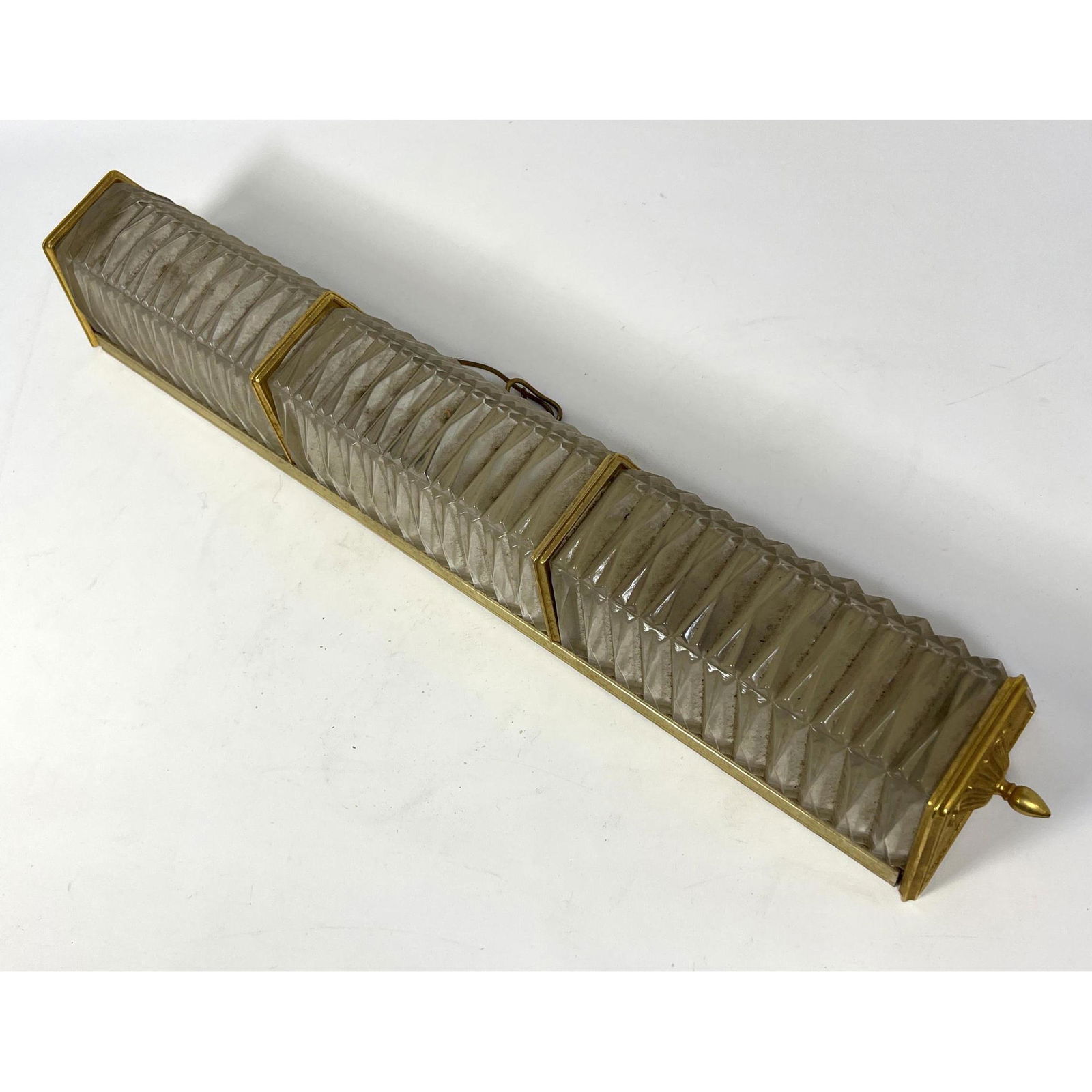 LIGHTOLIER Faceted Glass Long Narrow Wall Sconce. Accordion pleated molded glass shades in metal fra: LIGHTOLIER Faceted Glass Long Narrow Wall Sconce. Accordion pleated molded glass shades in metal frame. Lightolier label. Dimensions: H: 27 inches: W: 4.5 inches: D: 3.75 inches ---