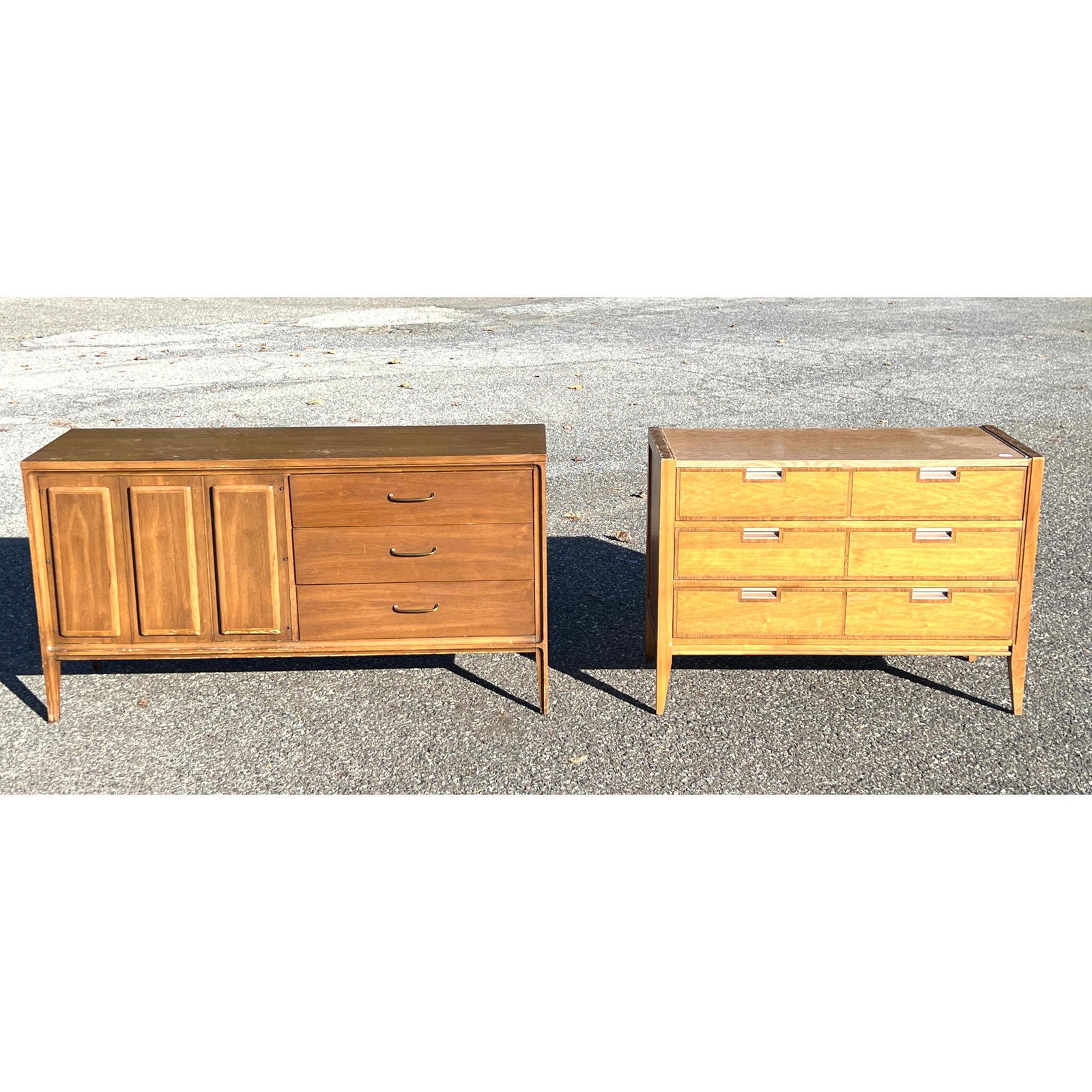 2pc Modern Design Dressers. Broyhill Premier