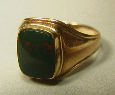 10K Gold Mans Ring with Bloodstone. Square Bloods: 10K Gold Mans Ring with Bloodstone. Square Bloodstone in heavy 14K YG Setting.-- Dimensions: --- Weight: 3.1 DWT --- Condition (General): Size: 10 1/2 Please contact us with specific questions about c