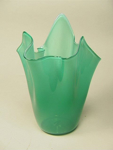 Murano Glass Handkerchief Vase. Opalescent green: Murano Glass Handkerchief Vase. Opalescent green-- Dimensions: H: 11 inches: W: 7.5 inches --- Please contact us with specific questions about condition, not visible in the photos. --- US Shipping cha