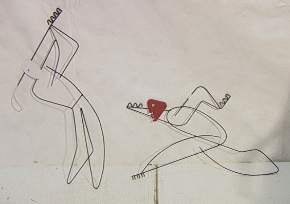 2pcs Frederick Weinberg Wall Sculptures. Golfer: 2pcs Frederick Weinberg Wall Sculptures. Golfer and runner. Bent Wire. Unmarked.-- Dimensions: --- Condition (General): White face: 23h x 22w.Red face: 18h x 31w. Please contact us with specific quest