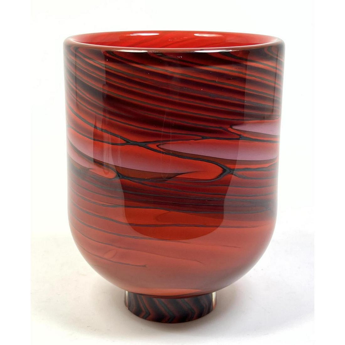Studio Art Glass Vase. STEVEN MAIN, 1991. Artisan Red Vase with Swirl pattern. Engraved signature. (1 of 8)