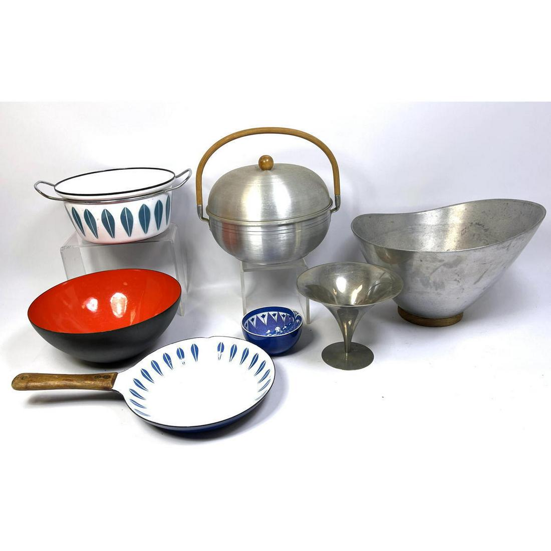 Mid Century Modern Cookware and serving dishes.  Russell Wright, Krenit, Catherine Holm. etc. (1 of 18)
