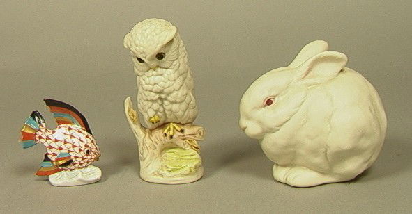 3pcs Porcelain Two Cybis Figures, An Owl and Rab: 3pcs Porcelain Two Cybis Figures, An Owl and Rabbit, and small Herend Fish.-- Dimensions: --- Condition (General): Very Good Condition. Please contact us with specific questions about condition, not v