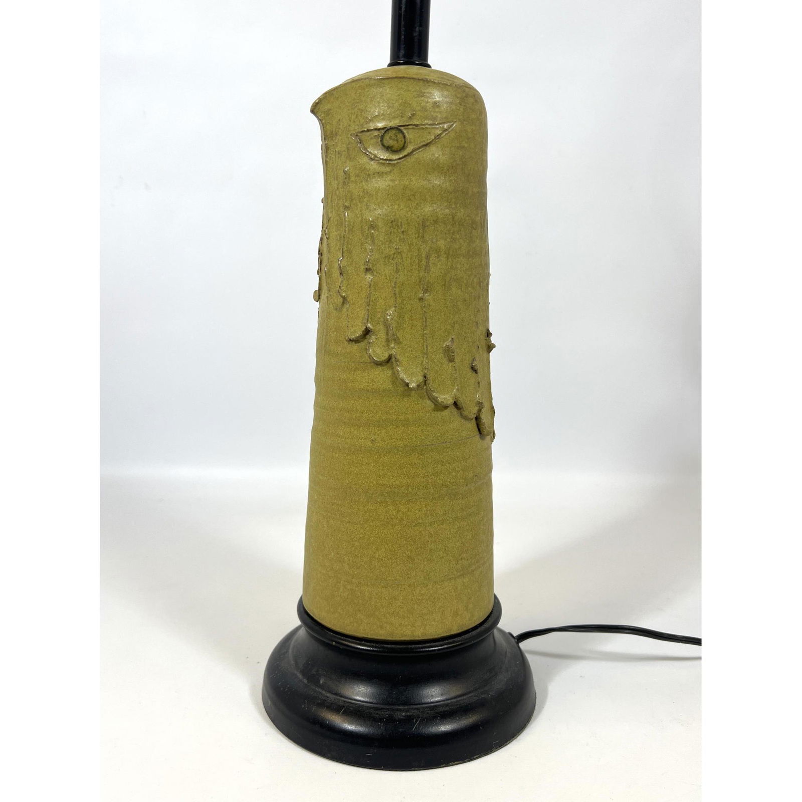 Mid Century Modern Pottery Owl Table Lamp. Sculpted design. (1 of 9)