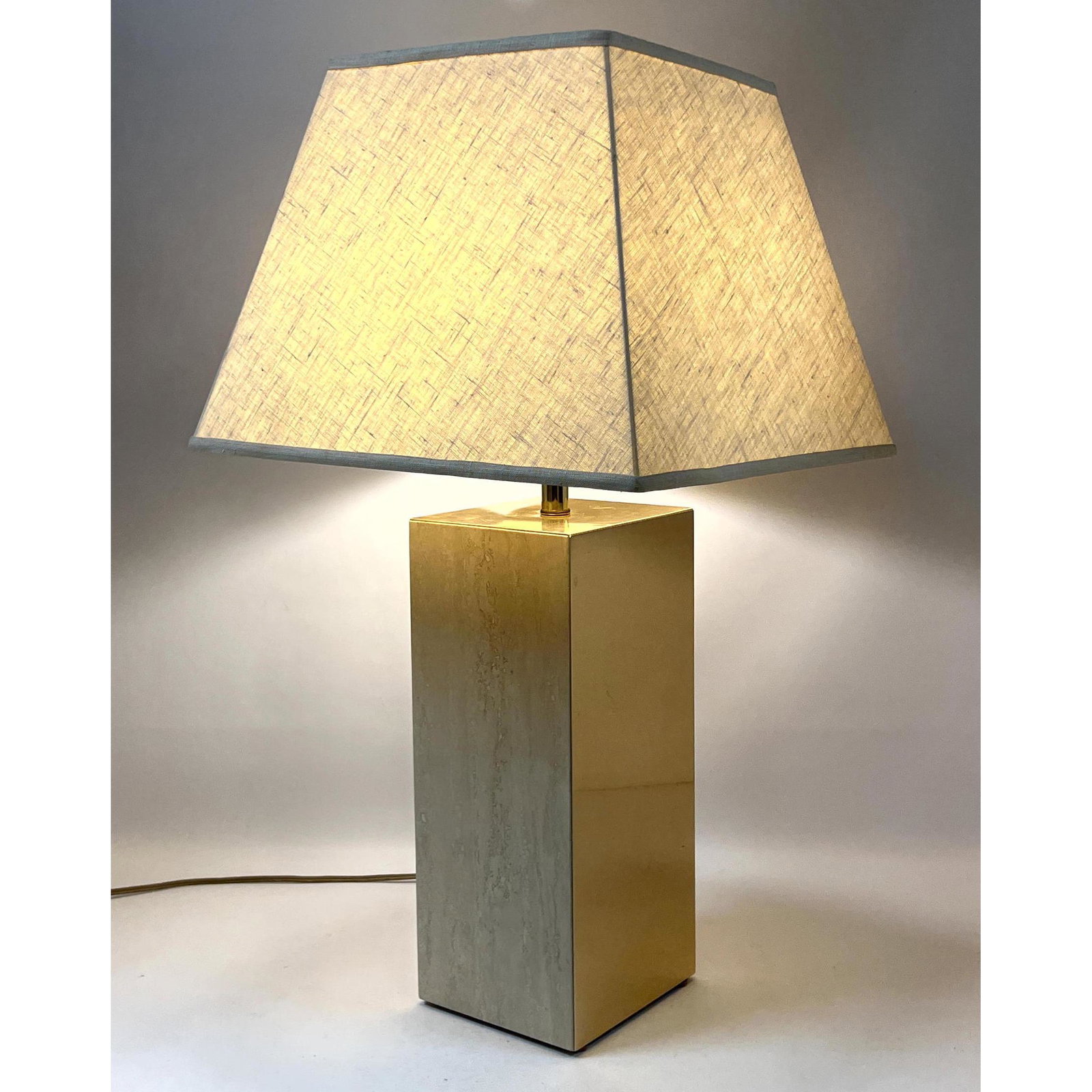Mid Century Modern Travertine and Brass Lamp. Sciolari Style.: Mid Century Modern Travertine and Brass Lamp. Sciolari Style. Dimensions: H: 26.5 inches: W: 7 inches: D: 7.75 inches --- We offer curbside delivery to NYC, Manhattan, Close Brooklyn, Hoboken about a