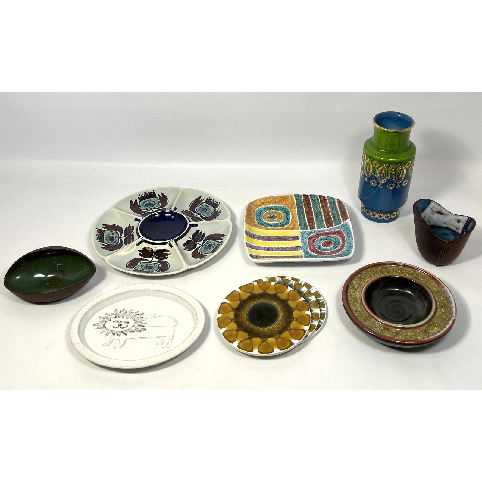 Lot Mid Century Modern Pottery Lot. Includes ROSENTHAL NETTER; ROYAL COPENHAGEN; BENNINGTON: and LOT (1 of 20)