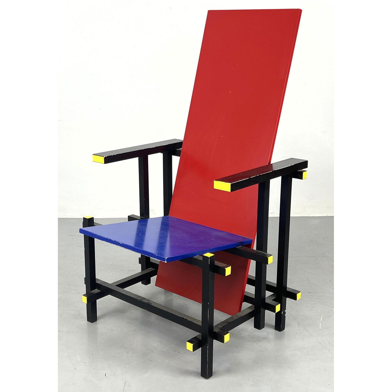Gerrit Rietveld Style Bauhaus Red and Blue Chair (1 of 10)