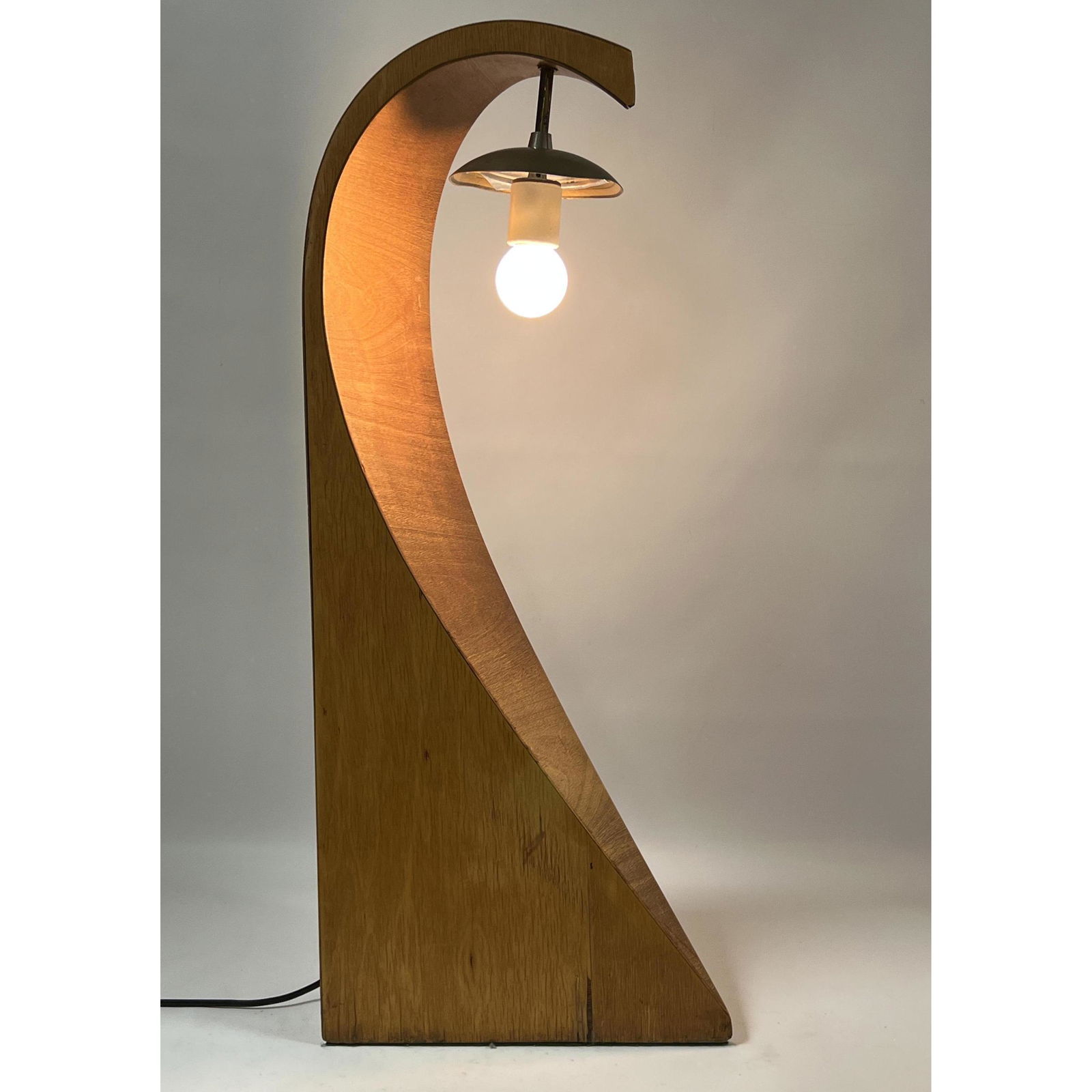 Modernist Abstract Wood Lamp. Curved Form. Baughman style. (1 of 14)