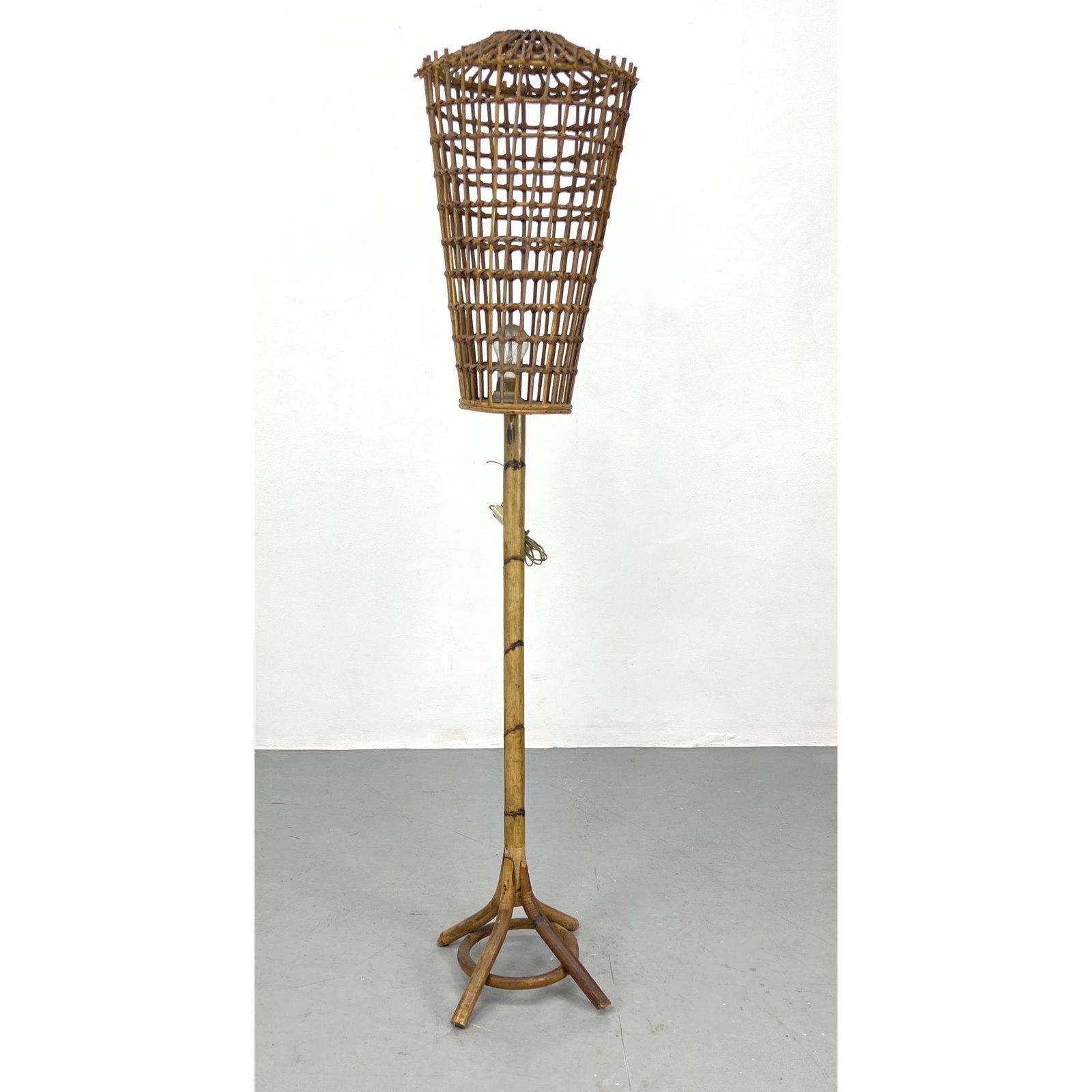 Italian rattan floor lamp with cage form top. (1 of 11)