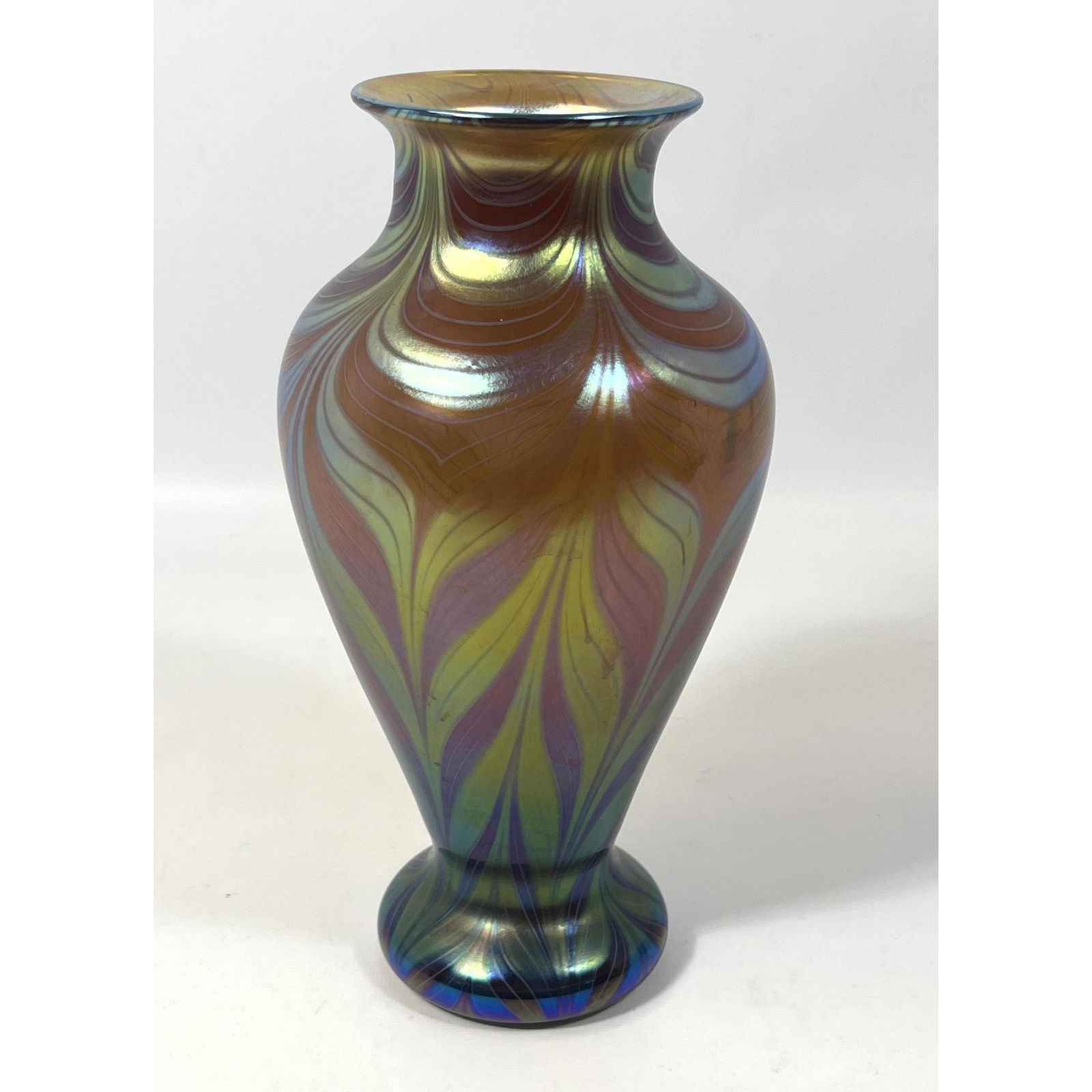 11" ORIENT and FLUME Studio Art Glass Vase. Signed; 1981 N182. Iridescent pulled feather design. (1 of 7)