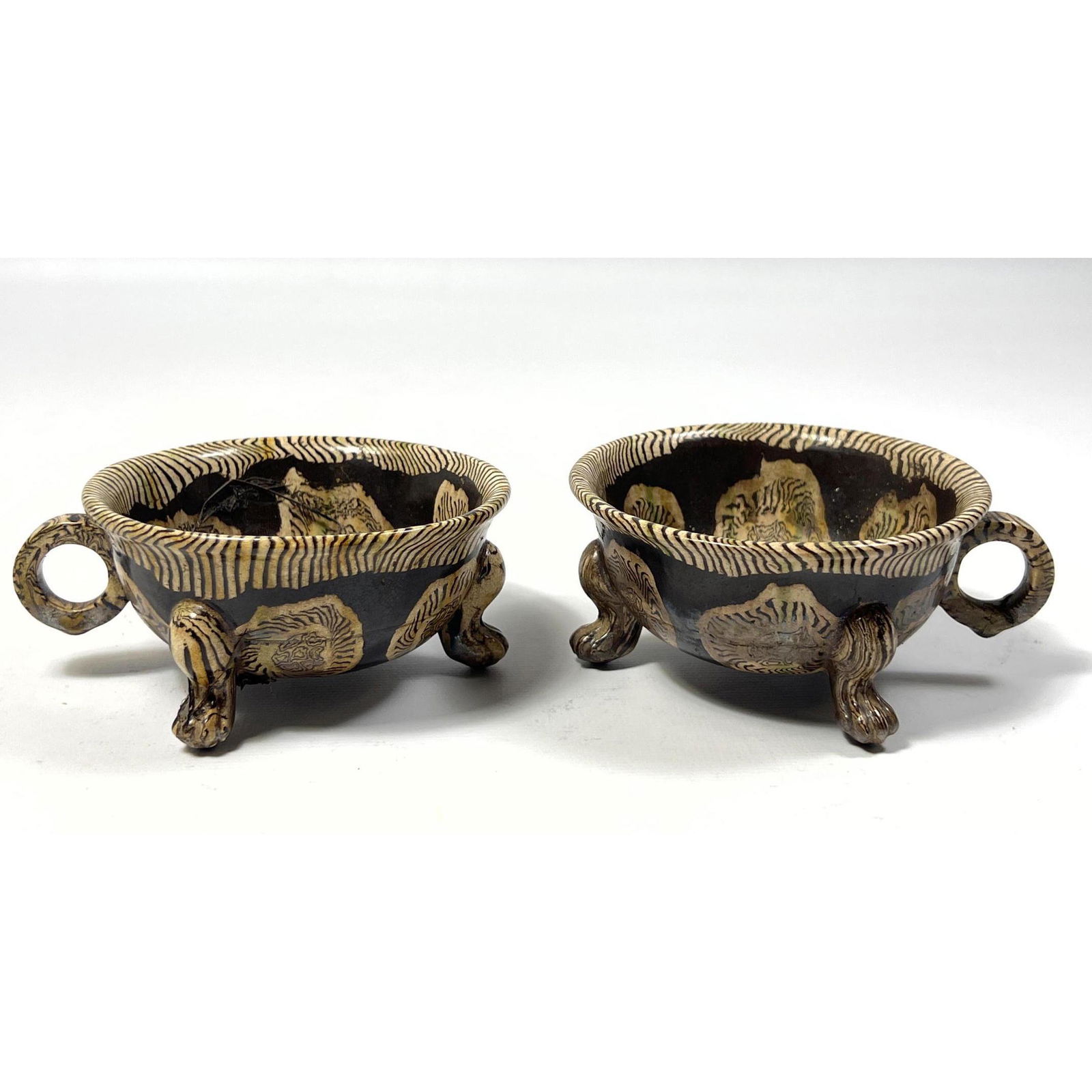 2 pc Chinese pottery footed tea cups. (1 of 7)