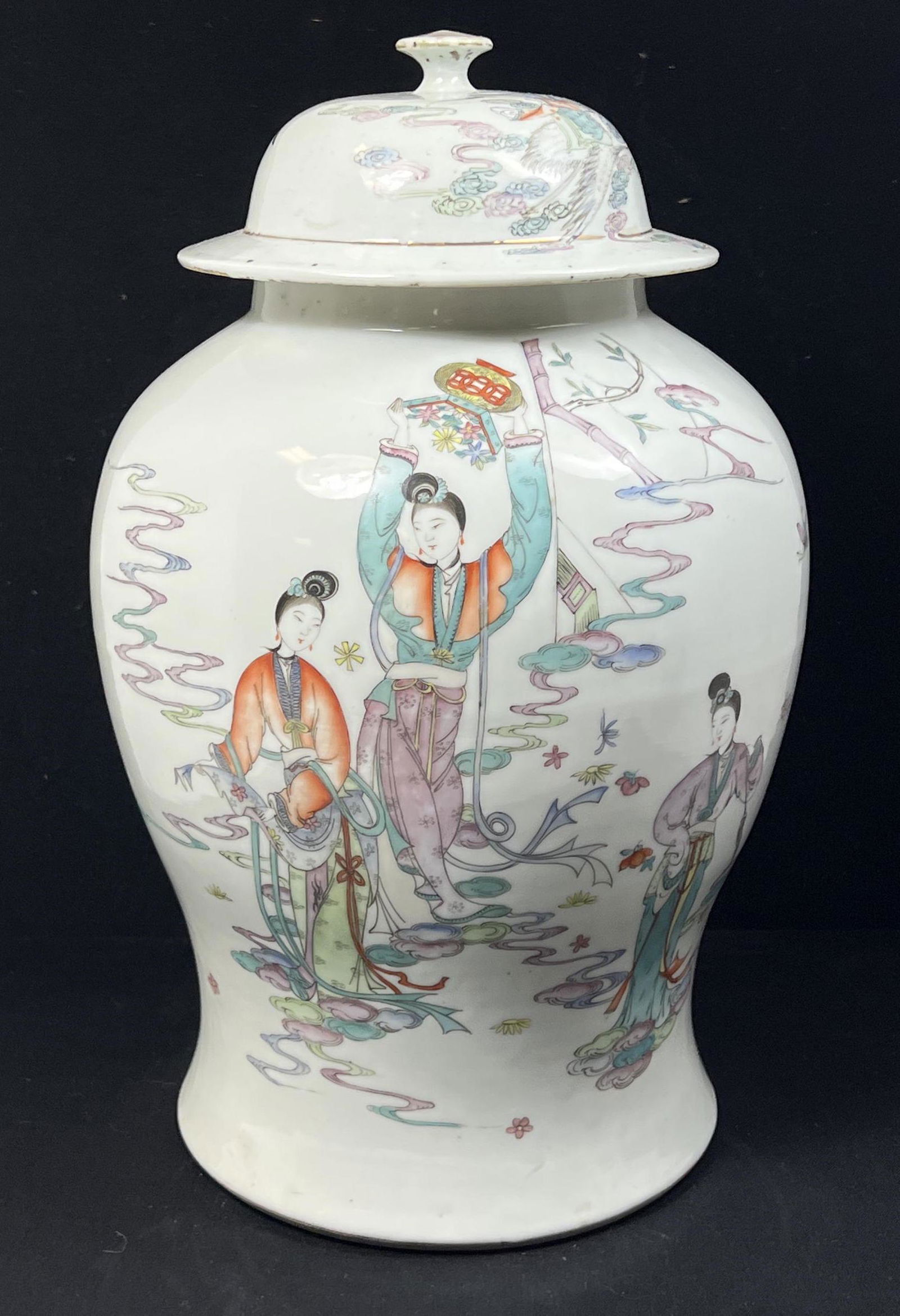 Chinese Porcelain Ginger Jar Vase. Figural Paintings. (1 of 8)