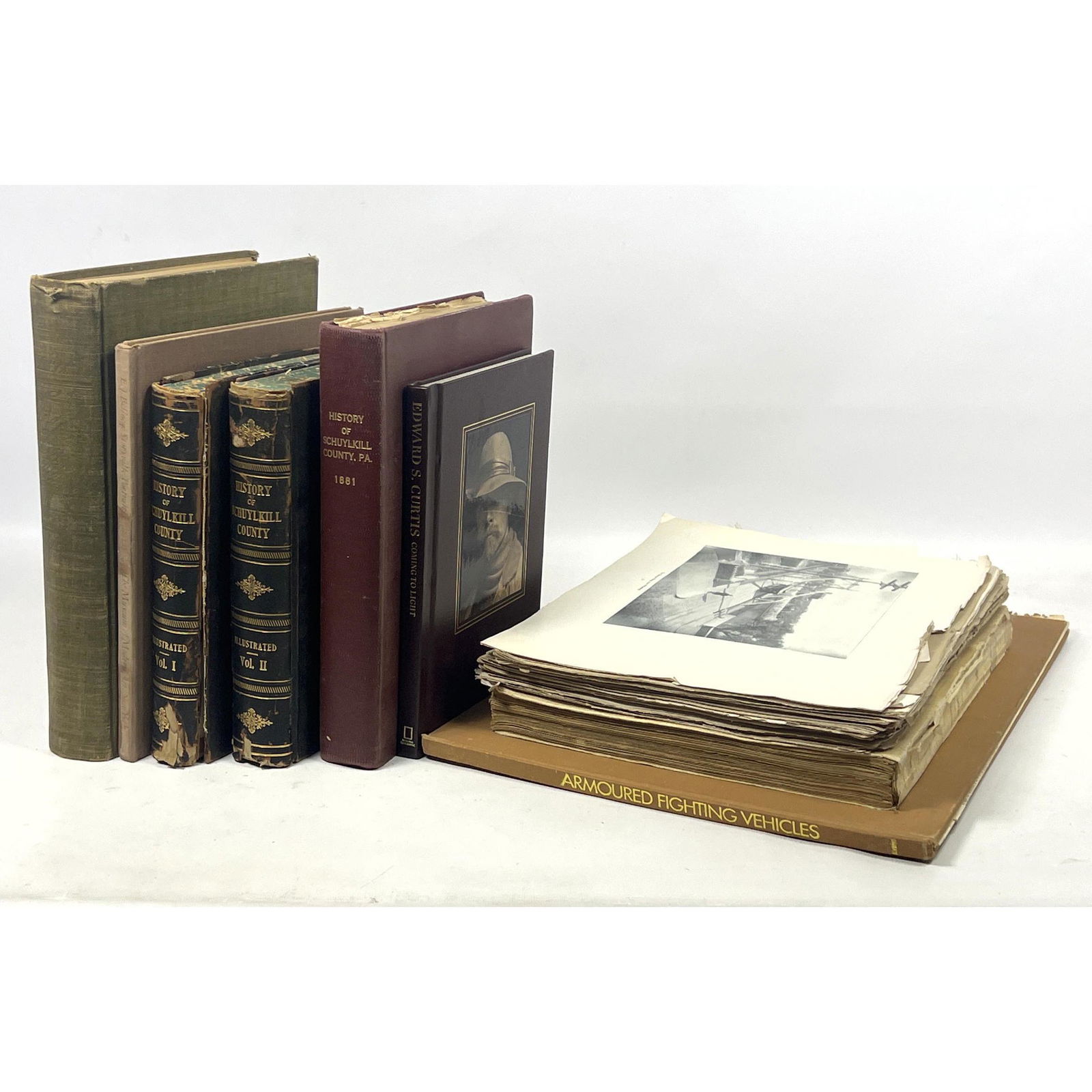 Lot Antique and Vintage Books. E. J. BELLOCQ: Storyville Portraits. Photographs from the New Orleans (1 of 20)