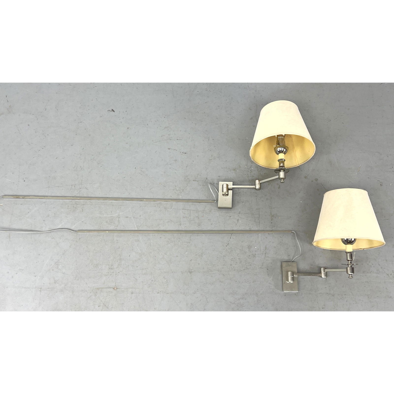 Pr Chrome Swing Out Wall Mounted Lamps. (1 of 13)