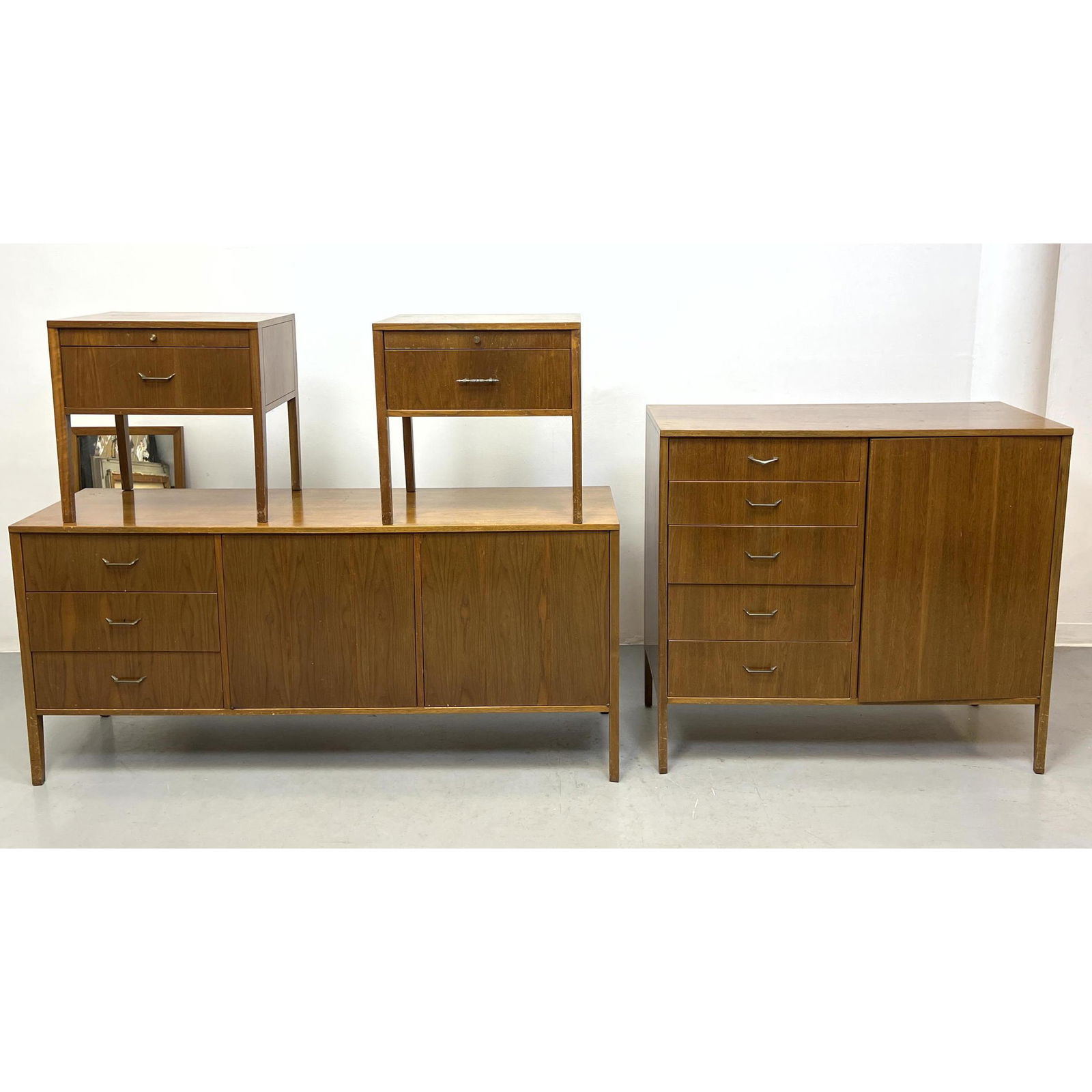 5pc FURNETTE American Modern Bedroom Furniture. Low Dresser Credenza. Pr Night Stands. High Chest an (1 of 19)