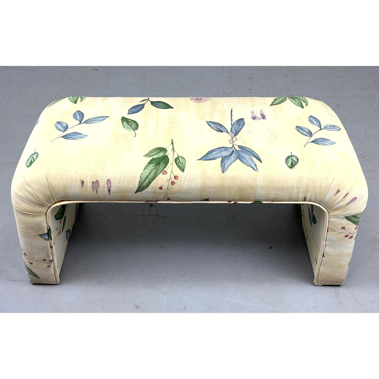 Fully upholstered bowed end bench. (1 of 8)