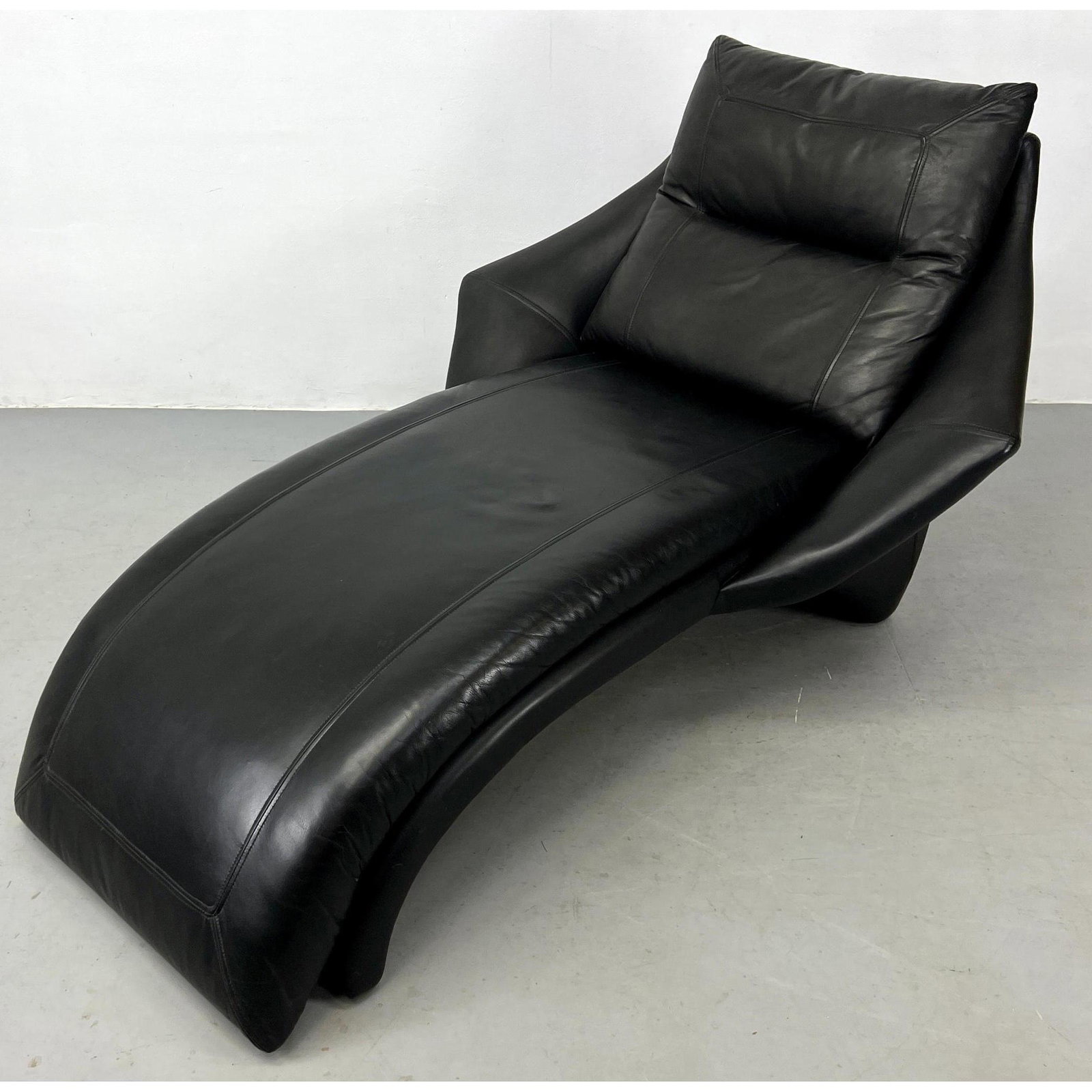 ROGER ROUGIER Black Leather Modernist Chaise Lounge. Stylish modern form. Label. (1 of 8)