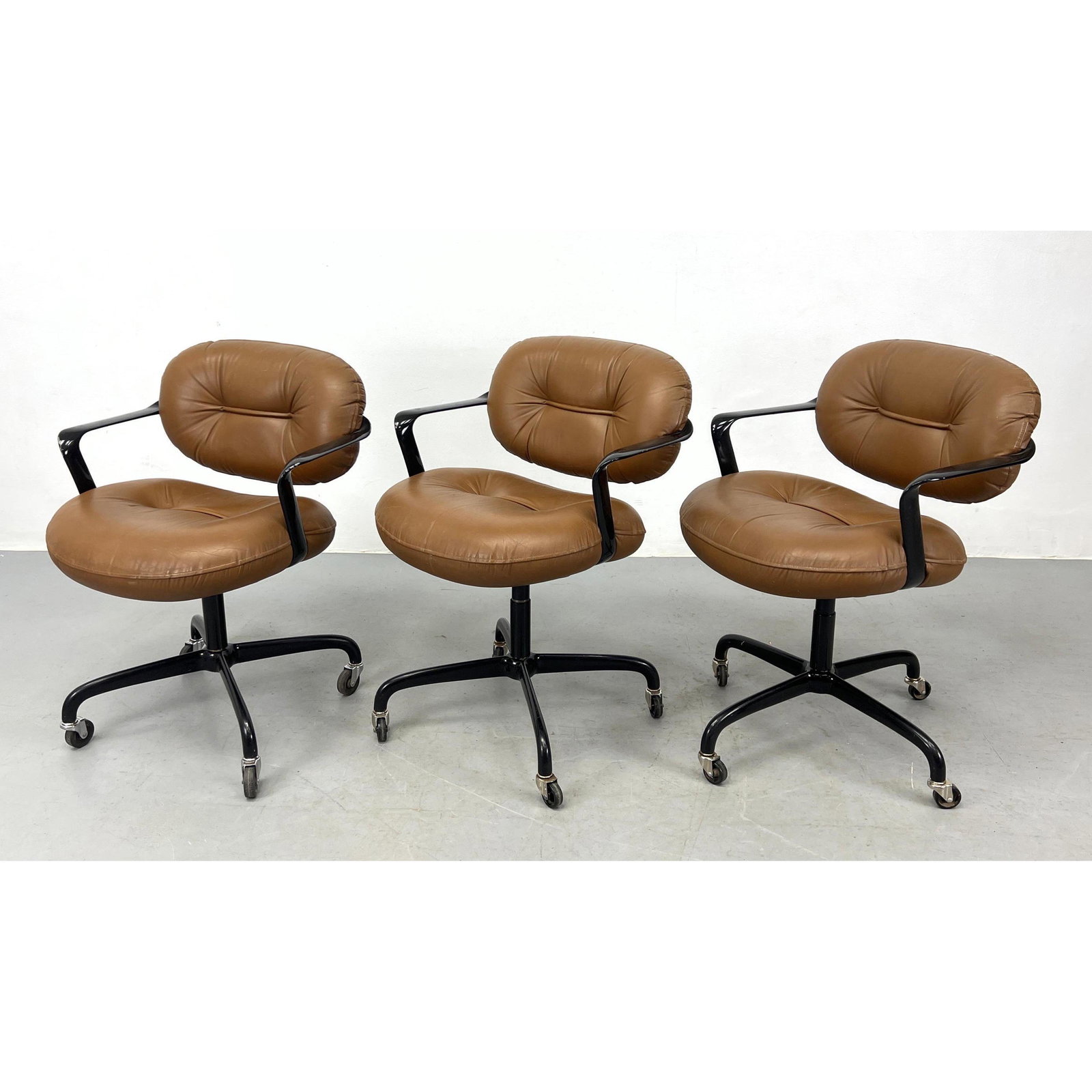 3pc KNOLL INTERNATIONAL Desk Office Chairs. Light Brown Leather. Four foot bases on rollers. Label. (1 of 13)