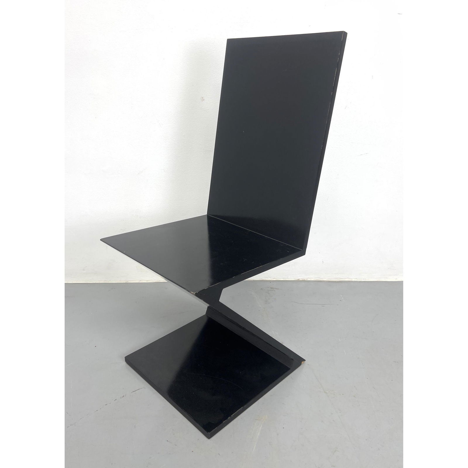 Gerrit Rietveld Style Lacquered Wood Zig Zag Chair (1 of 8)