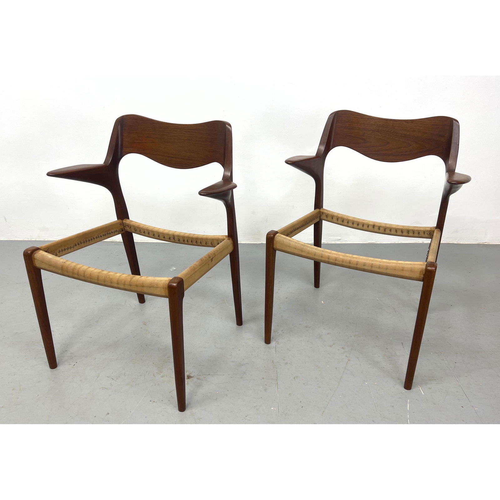 Pair Niels Moller Dining chairs. ILLUMS BOLIGHUS tag. (1 of 6)