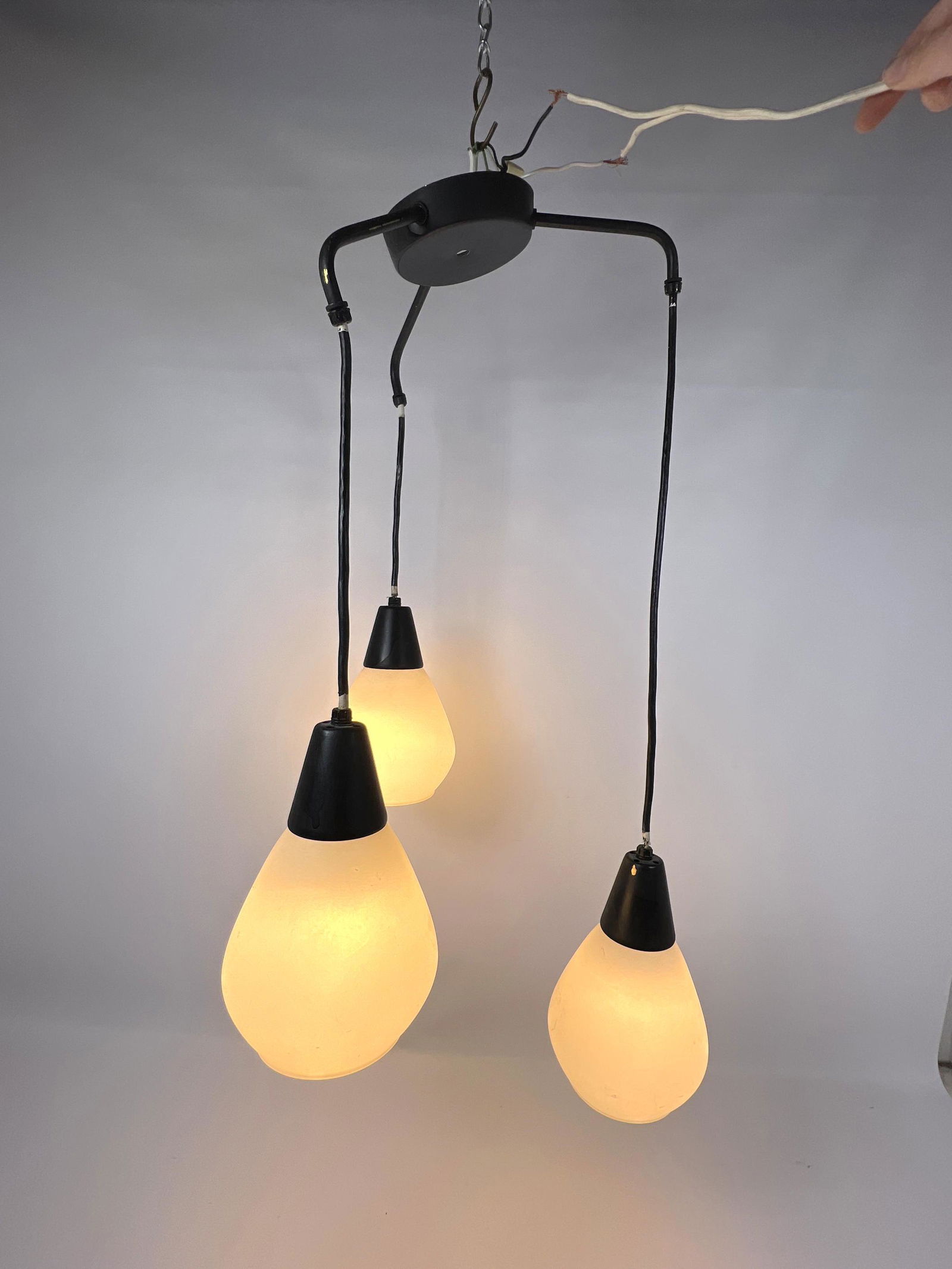 Mid Century Modern Three Shade Pendant Lamp Chandelier. Glass shades. (1 of 16)