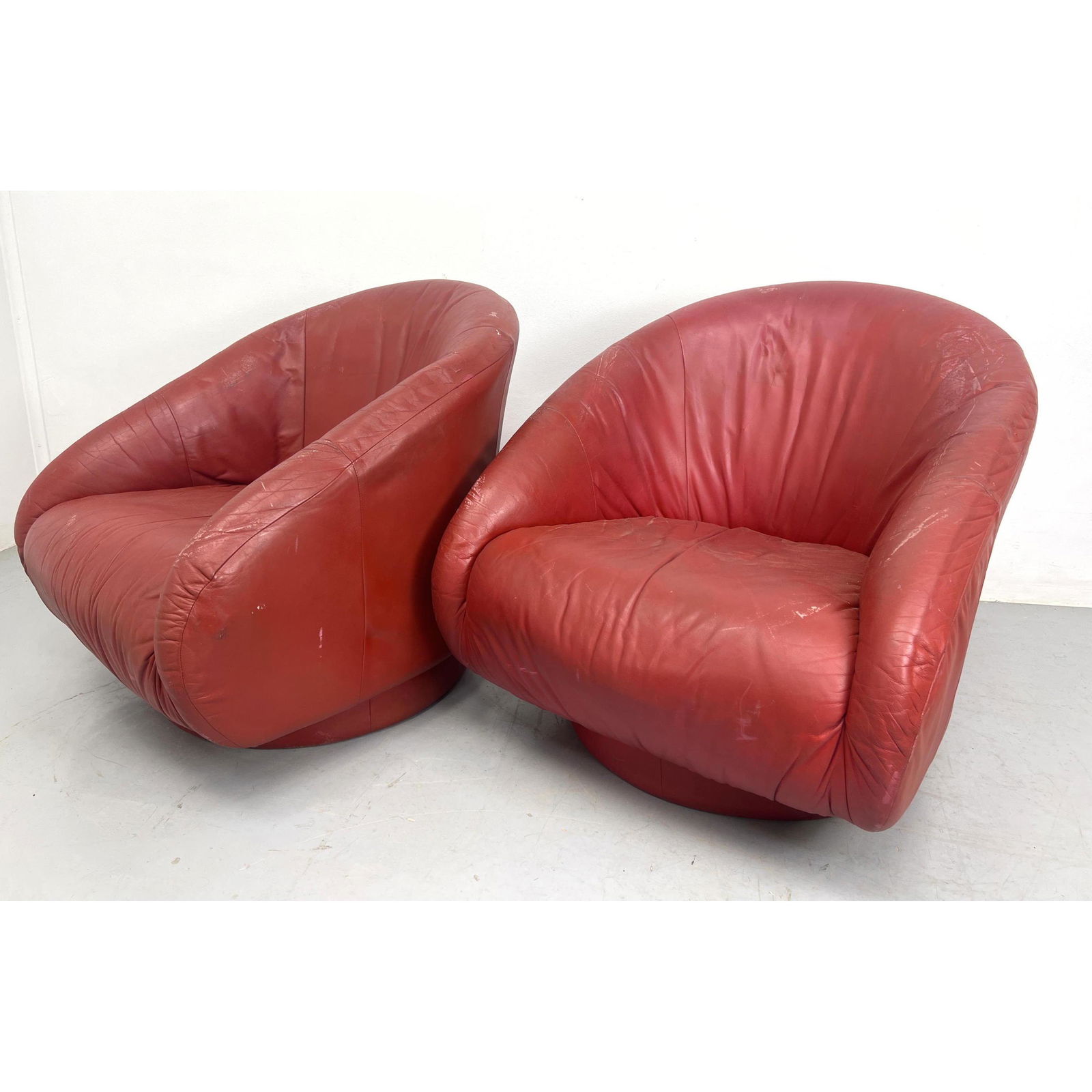 Pair Red leather swivel Living room lounge chairs (1 of 10)