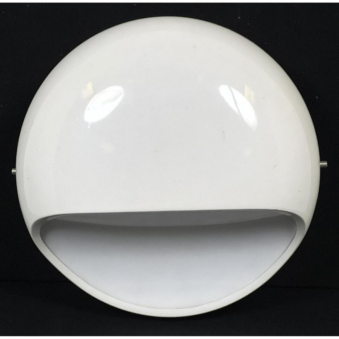 Gerd Lange, White plastic Wall sconce, Model 4035, 1970 Kartell Italy. Plastic. (1 of 9)