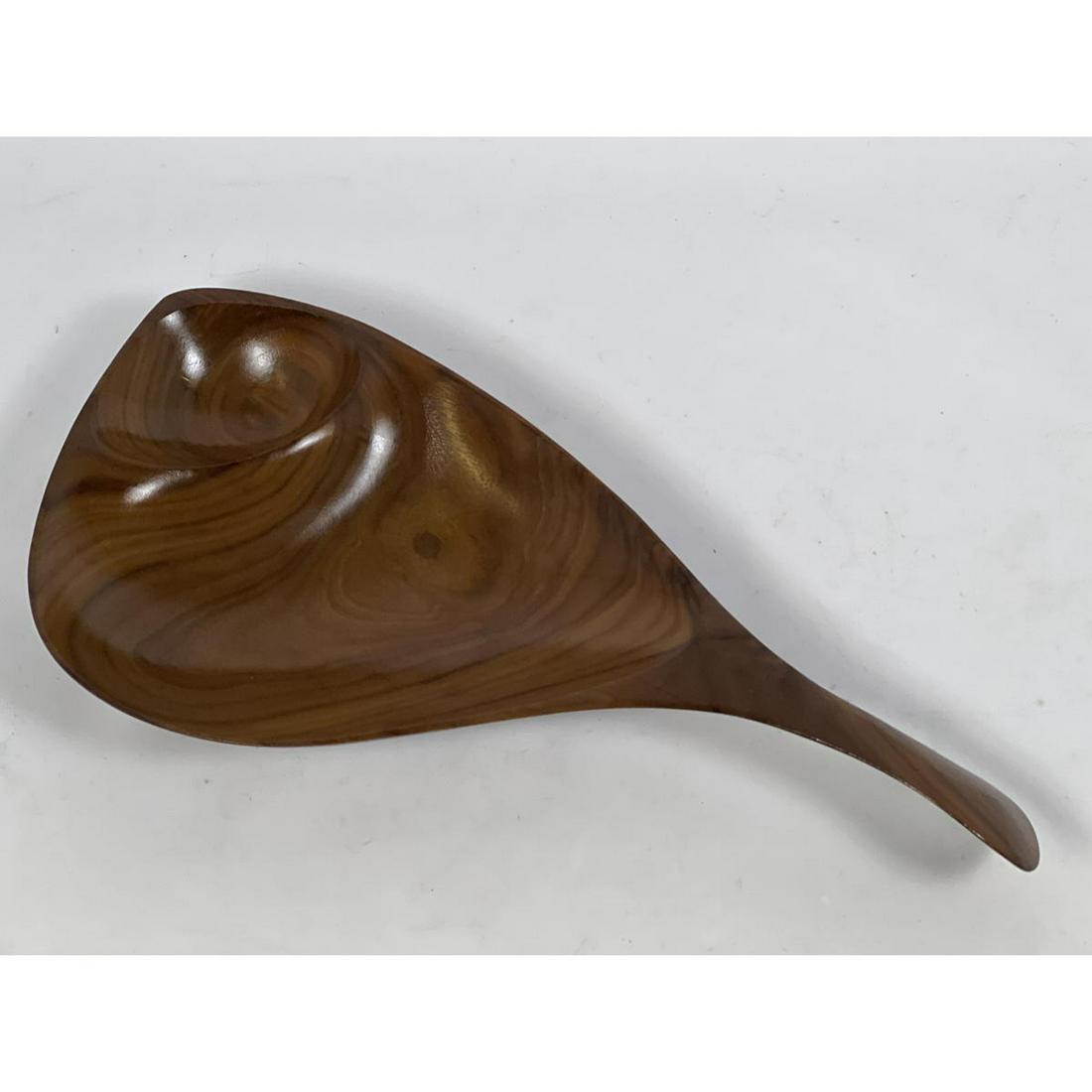 EMIL MILAN aka EMILAN American Walnut Handled Dish. Signed.: EMIL MILAN aka EMILAN American Walnut Handled Dish. Signed. Dimensions: H: 2 inches: W: 17 inches: D: 8 inches --- US Packing and Shipping charge: $35 Plus insurance at a rate of $1 per hundred. We of