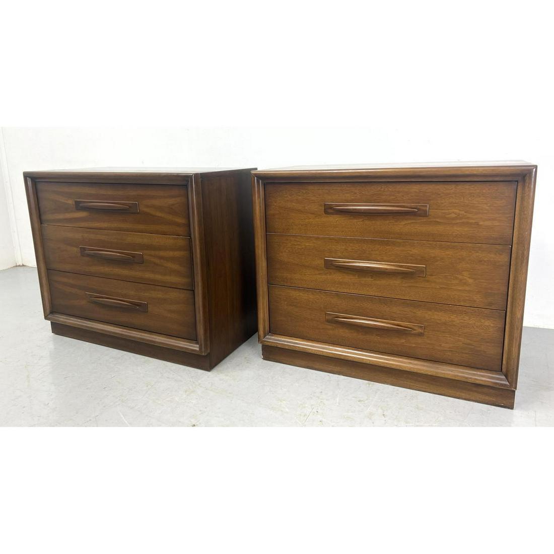 Pr BROYHILL PREMIER Walnut Bachelor's Chests. Each has three drawers with Stylish Modernist Horizont (1 of 11)