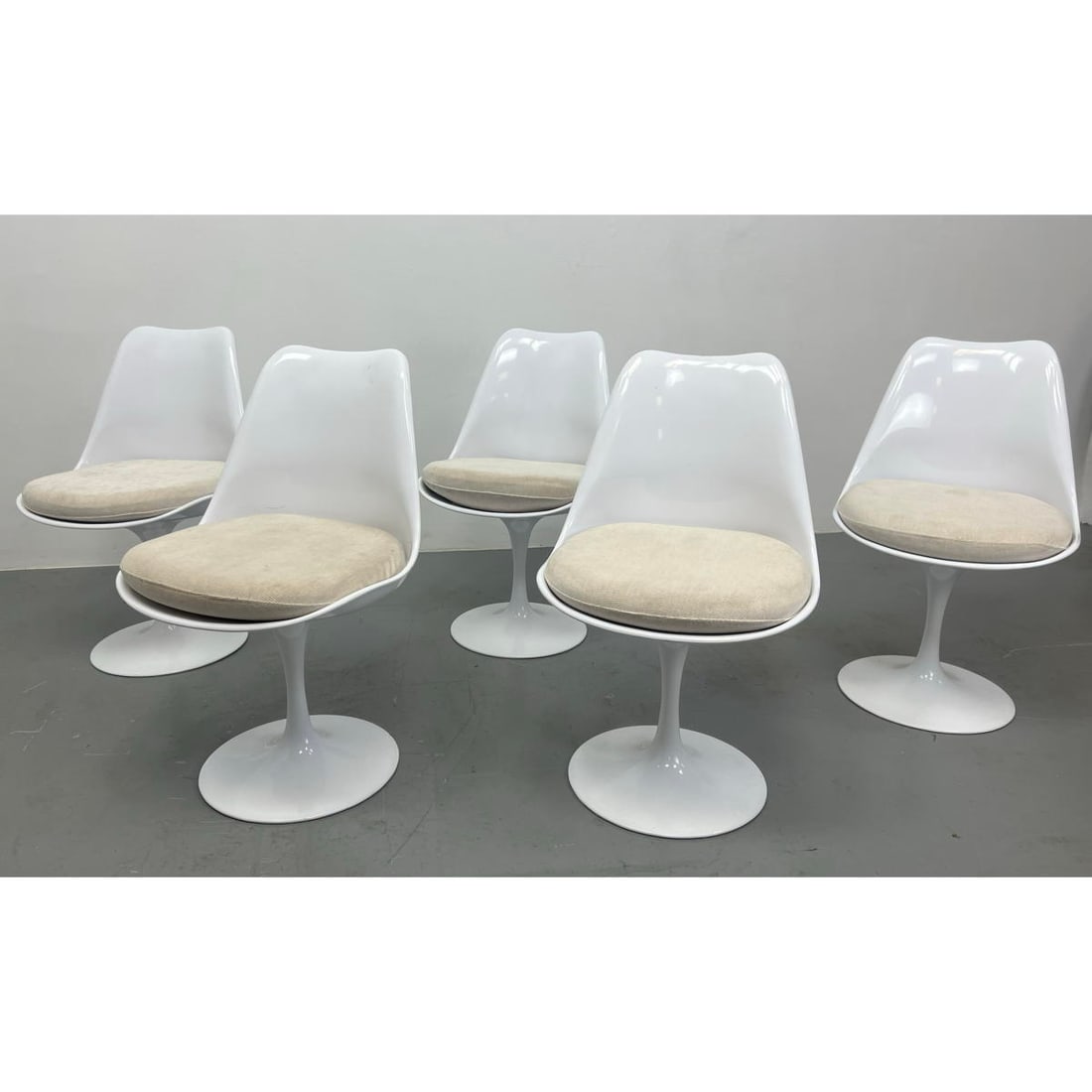Set 5 Contemporary Tulip Style Pedestal Base Dining Chairs. Fabric Seat Cushions. (1 of 9)