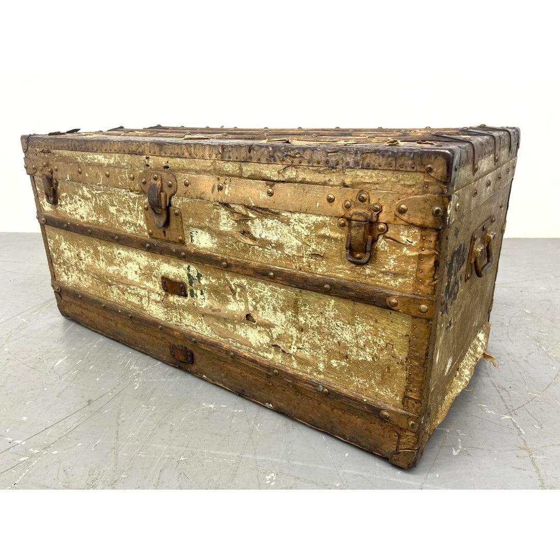 Louis Vuitton Steamer Trunk. As found heavy wear. (1 of 16)