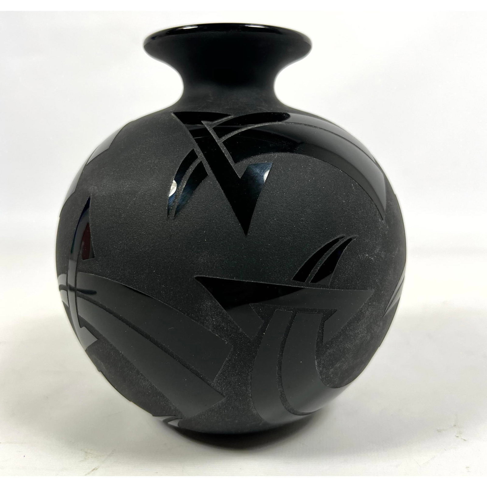 CORREIA Studio Art Glass Vase. Incised design.: CORREIA Studio Art Glass Vase. Incised design. H: 7 inches: W: 6 inches: D: 6 inches --- US Packing and Shipping charge: In house shipping available. Will be calculated once destination known. Plus in