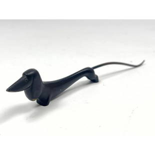 RENA ROSENTHAL Austrian Bronze Dachshund Doxie Sculpture. Long Dog. Longer Tail. Wiener Werkstatte.: RENA ROSENTHAL Austrian Bronze Dachshund Doxie Sculpture. Long Dog. Longer Tail. Wiener Werkstatte. Marked. H: 1.5 inches: W: 8 inches: D: .5 inches --- US Packing and Shipping charge: $20 Plus insura