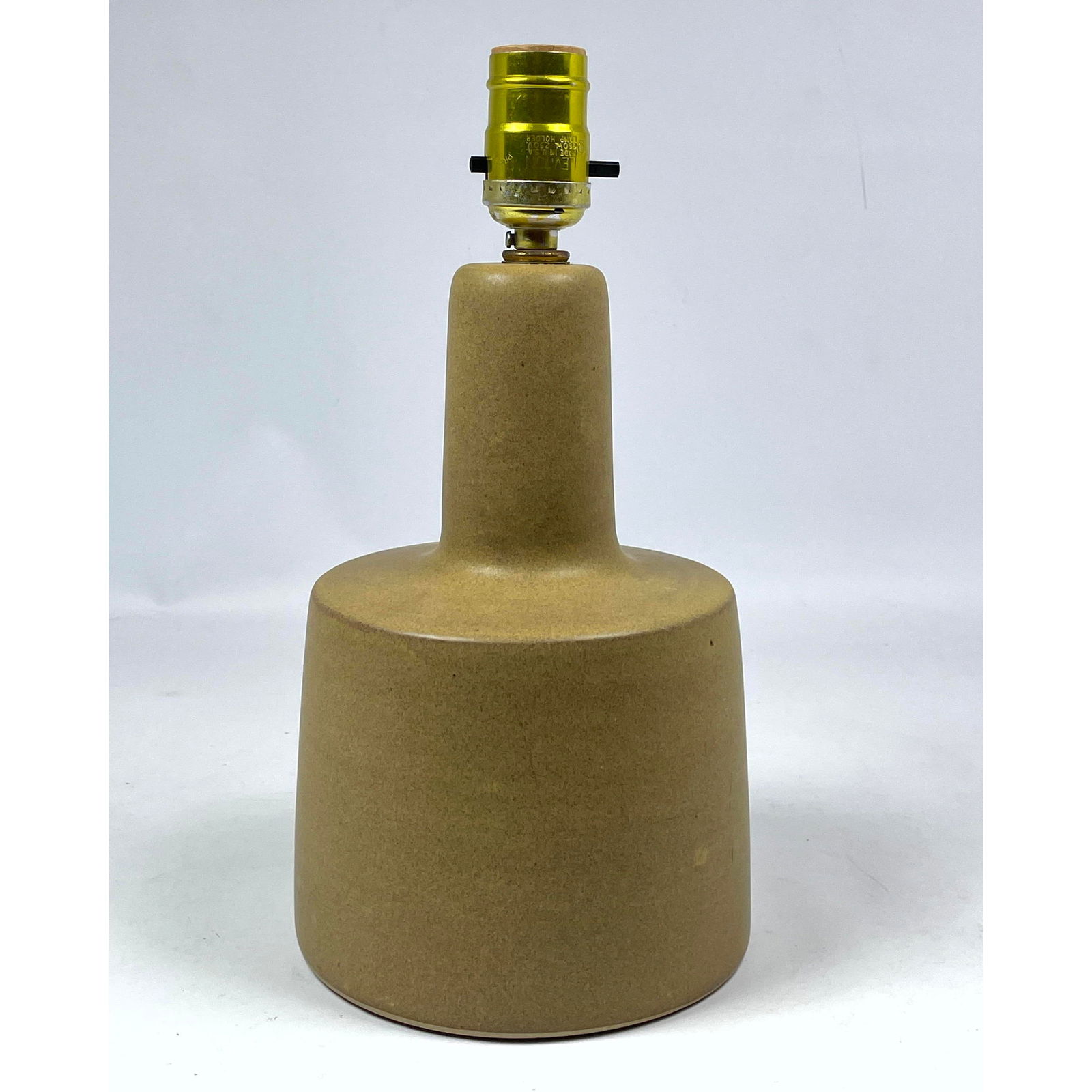 Gordon, Jane MARTZ STUDIOS Glazed Pottery Lamp. MARSHALL STUDIOS. Marked.: Gordon, Jane MARTZ STUDIOS Glazed Pottery Lamp. MARSHALL STUDIOS. Marked. H: 12 inches: W: 6 inches: D: 6 inches --- US Packing and Shipping charge: In house shipping available. Will be calculated onc