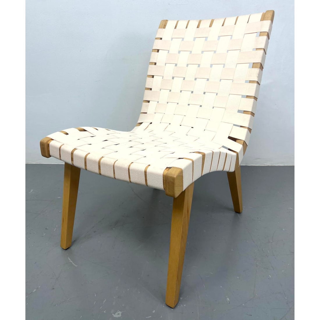 Jens Risom AHR Lounge chair. Unmarked.: Jens Risom AHR Lounge chair. Unmarked. Dimensions: H: 34 inches: W: 22 inches: D: 27 inches - Seat Height: 17 inches ---