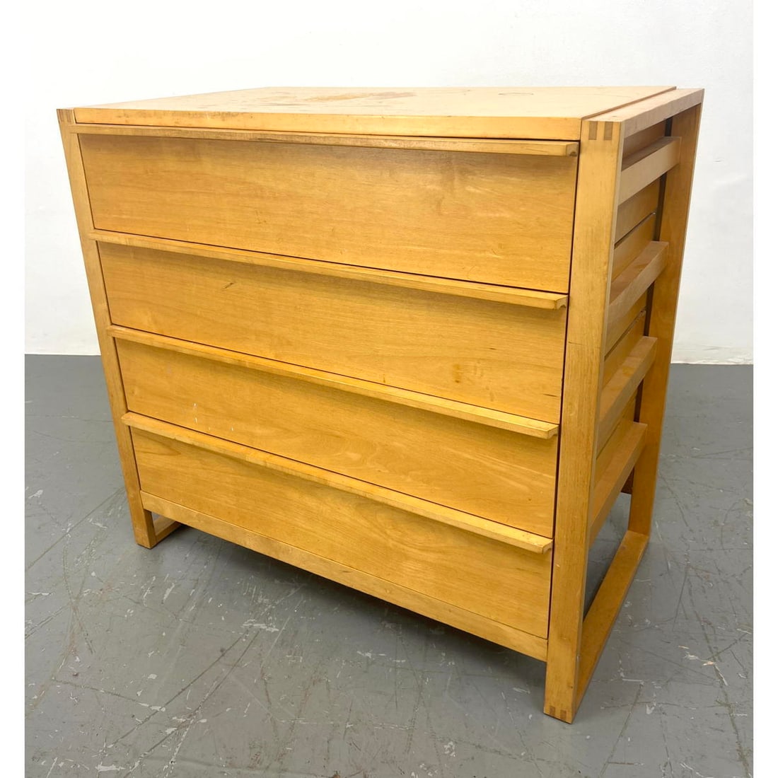Blond cheap wood dresser