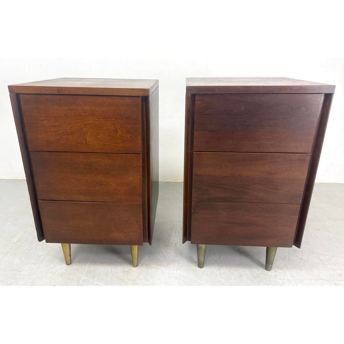 Pr JOHN STUART American Modern Walnut Stands. Each has 3 Drawers. Tapered Brass Legs. Metal JS Label (1 of 14)