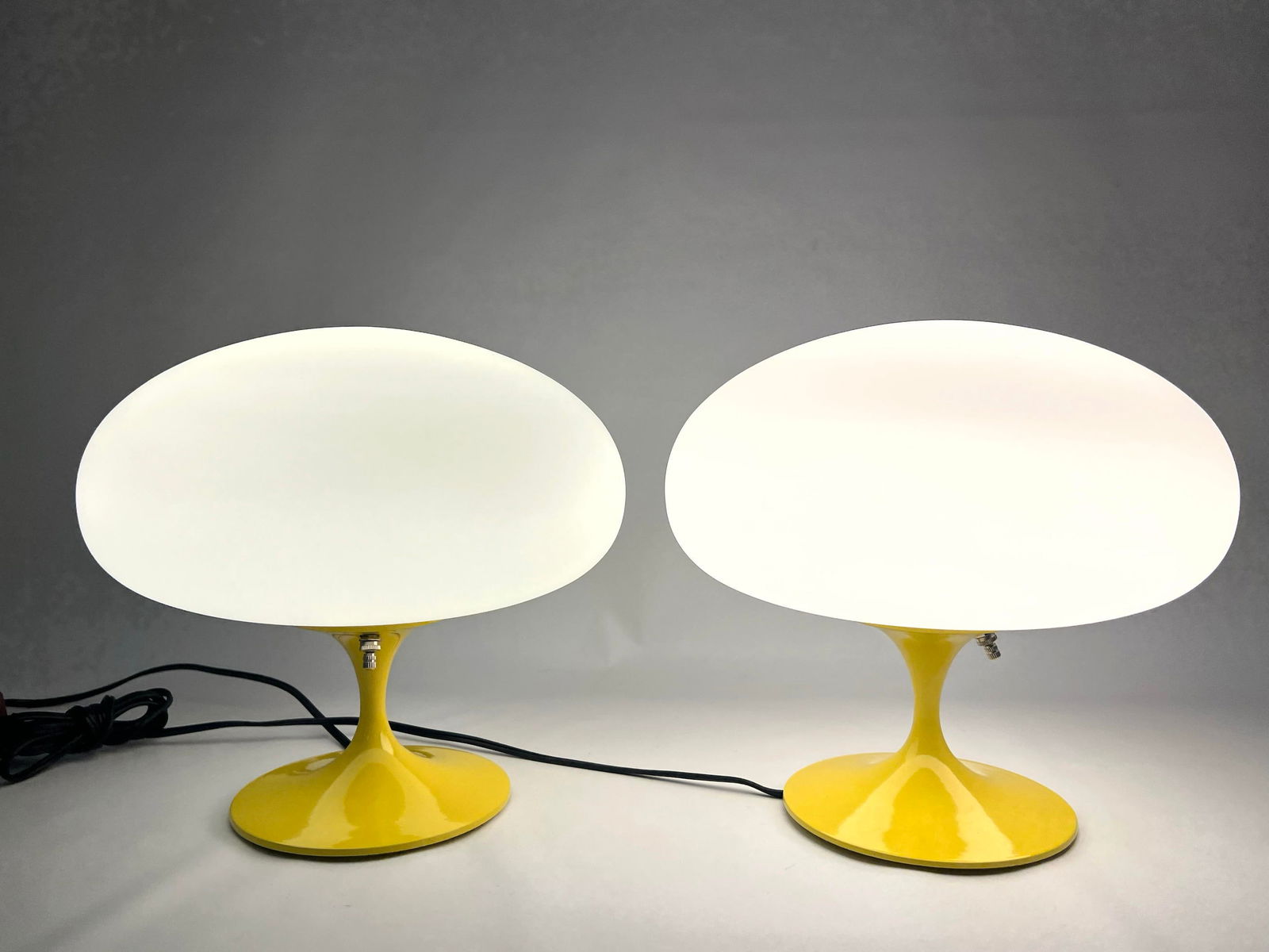 Pr DESIGNLINE Contemporary Stemlite Mushroom Lamps. Yellow bases with frosted glass mushroom cap sha (1 of 13)
