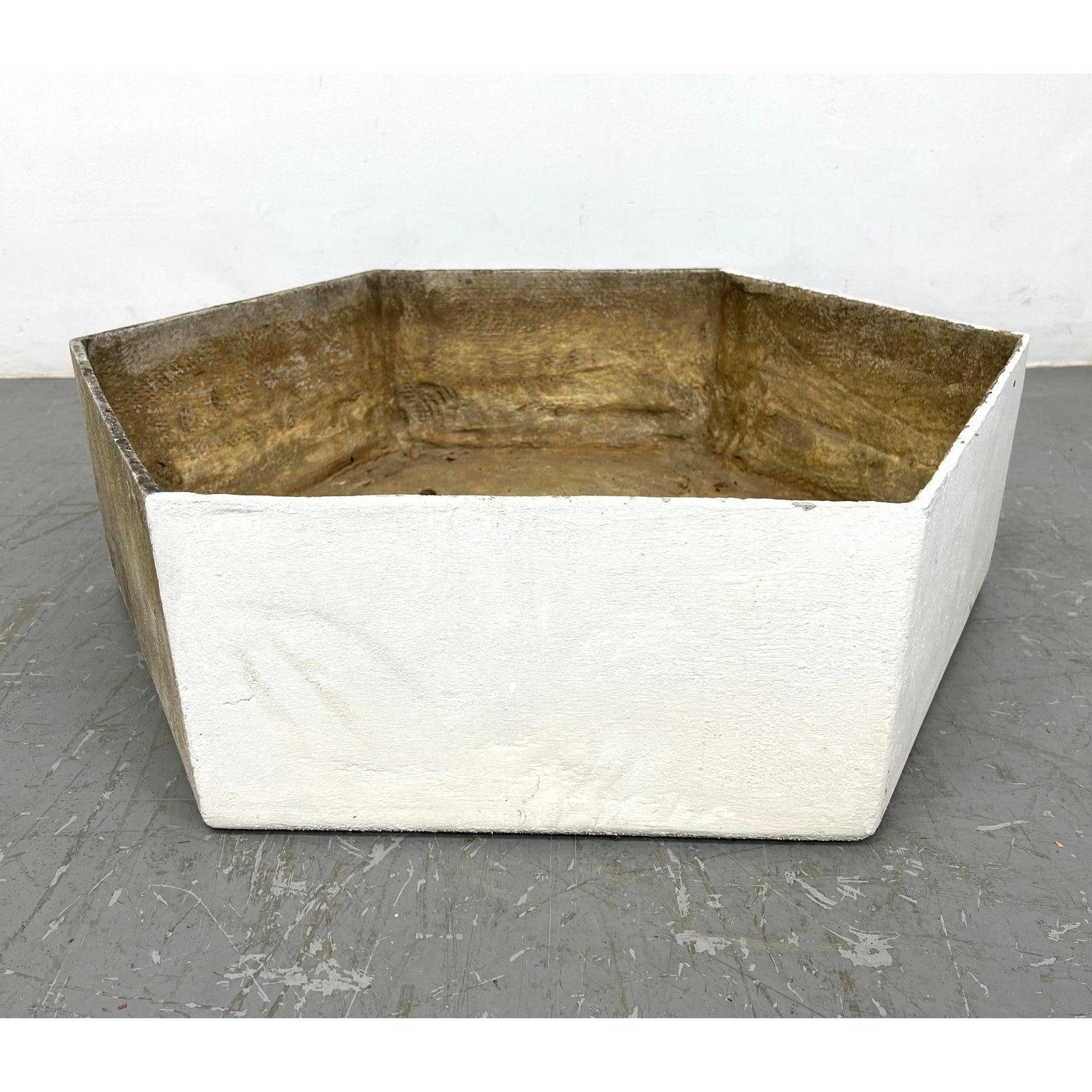 Willy Guhl attributed Concrete Hexagonal Planter. Architectural tall walled form. Outdoor, Garden, P (1 of 8)