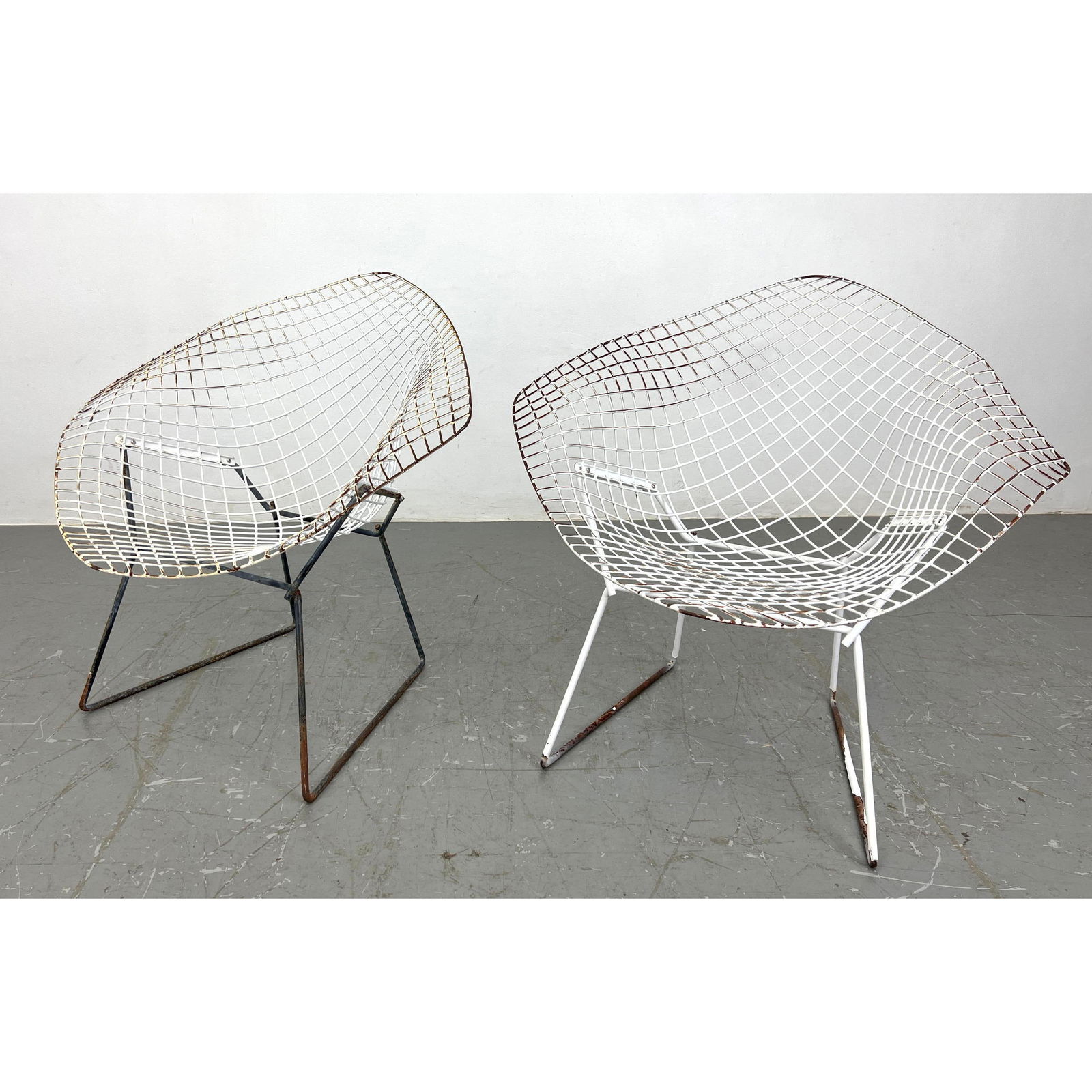 2pcs Harry Bertoia Wire Diamond Chairs. (1 of 9)