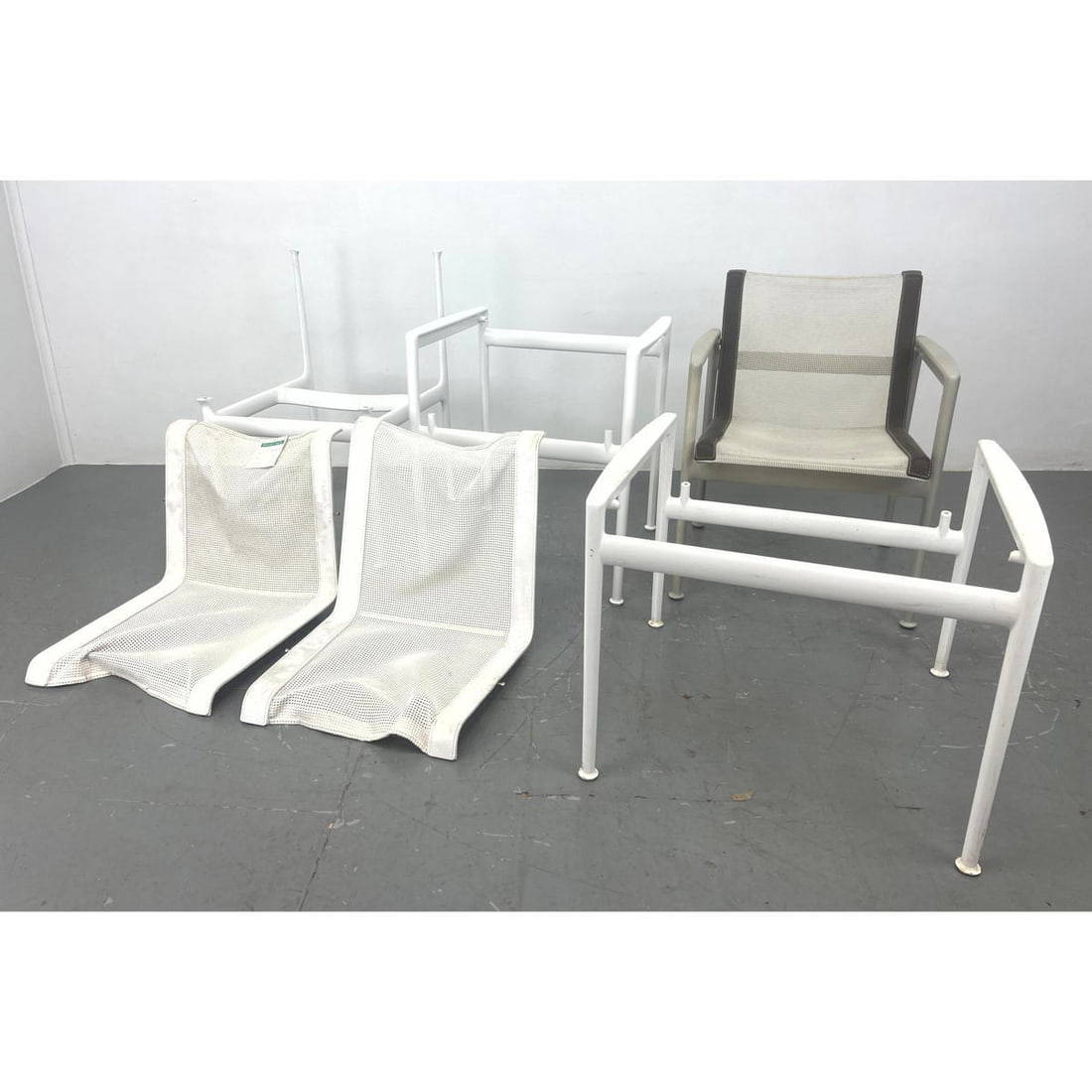 Lot Richard Schultz Furniture Knoll Parts. 1 Complete Chair. Auction