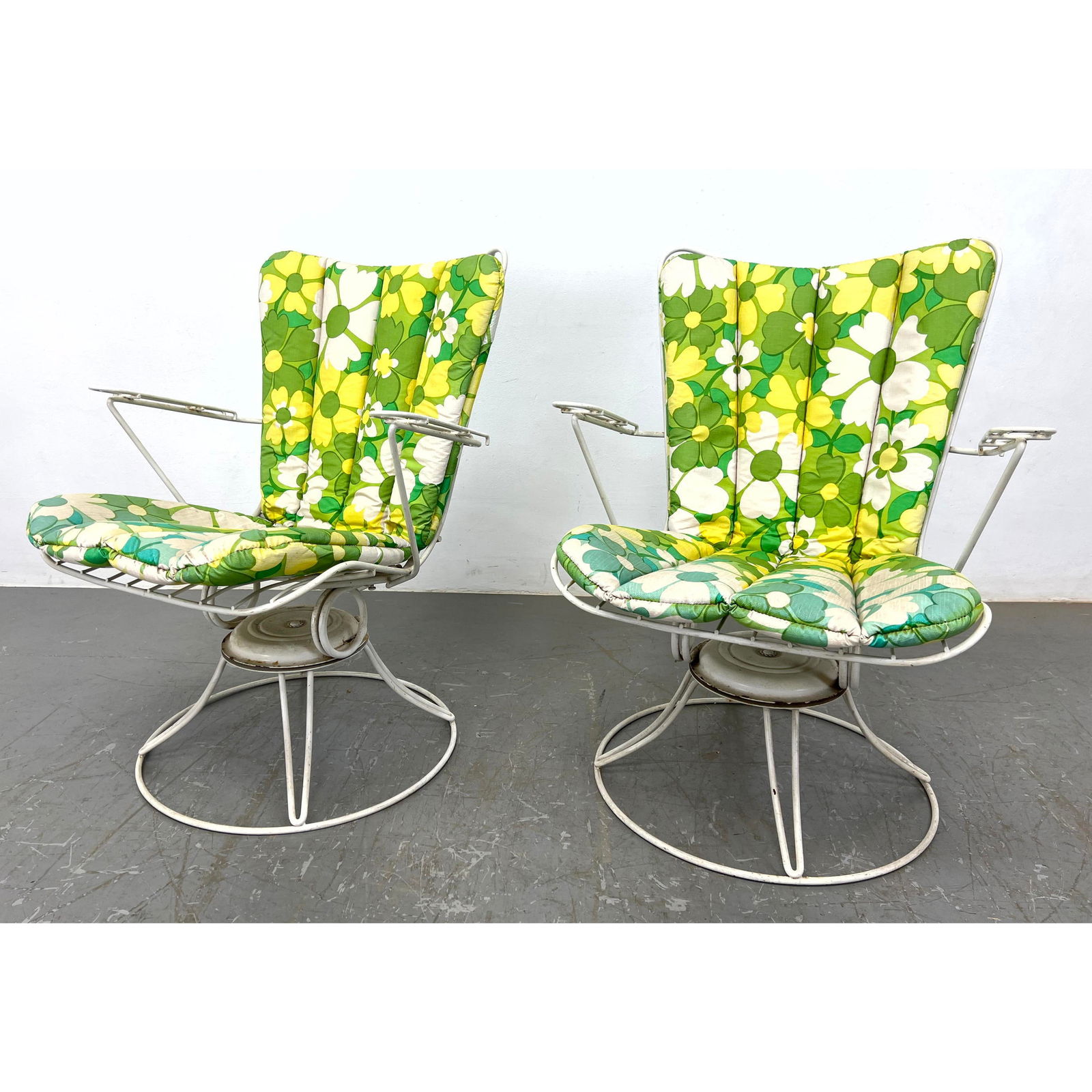 PR Outdoor HOMECREST Swivel Bouncer Iron Lounge Chairs. Original floral cushions. Label. Outdoor, Po: PR Outdoor HOMECREST Swivel Bouncer Iron Lounge Chairs. Original floral cushions. Label. Outdoor, Porch, Patio. Dimensions: H: 31.5 inches: W: 25.5 inches: D: 24 inches - Seat Height: 17 inches ---