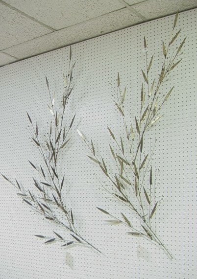 PR C JERE 1978 Floral Spray Wall Sculptures. Bras: PR C JERE 1978 Floral Spray Wall Sculptures. Brass metal wispy sculptures. 2 PCS-- Dimensions: H: 60 inches: W: 44 inches ---