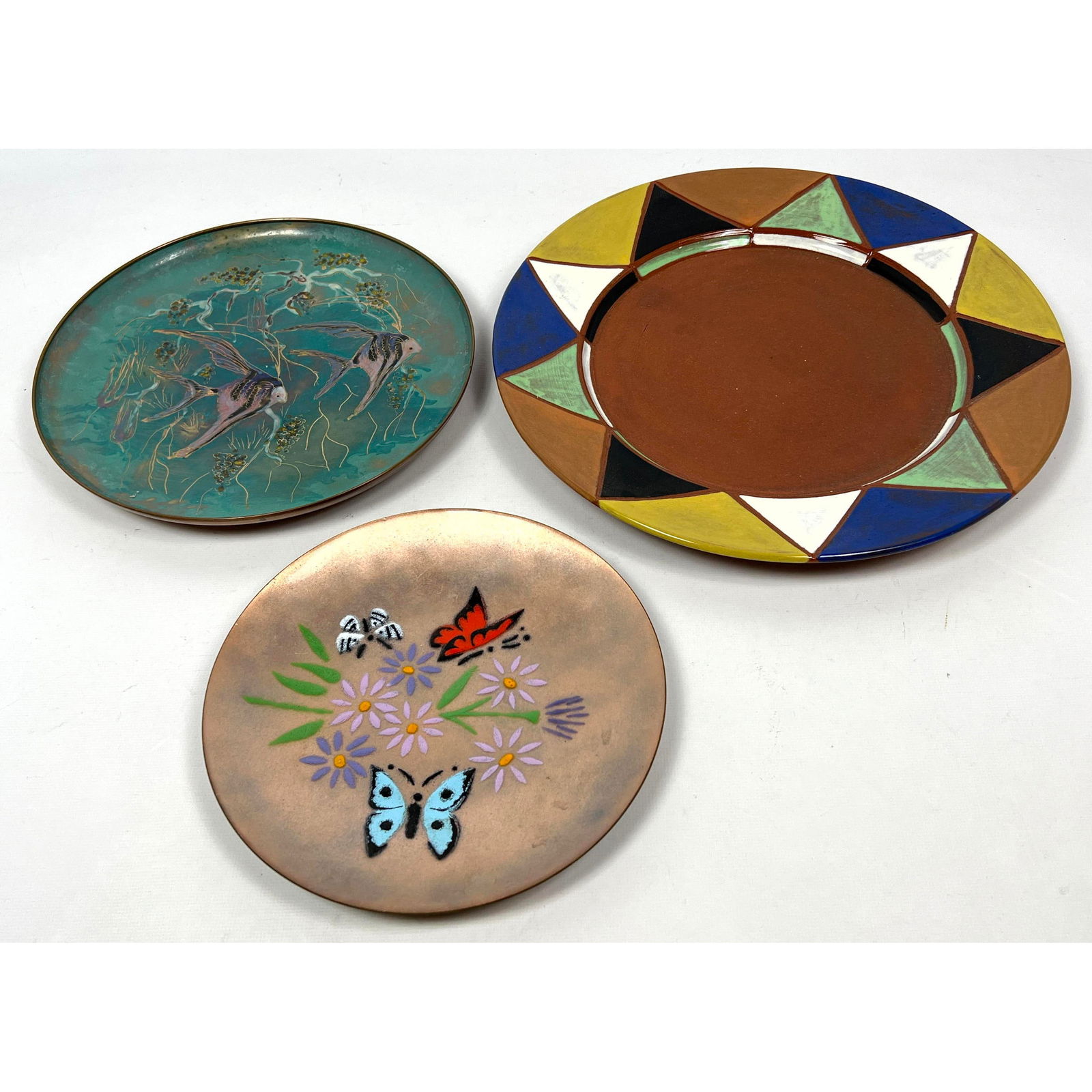 3pc Chargers Plates. 1). ANNEMARIE DAVIDSON Enamel Plate. 2). SAGITTA Holland Enamel Fish Plate. 3). (1 of 14)